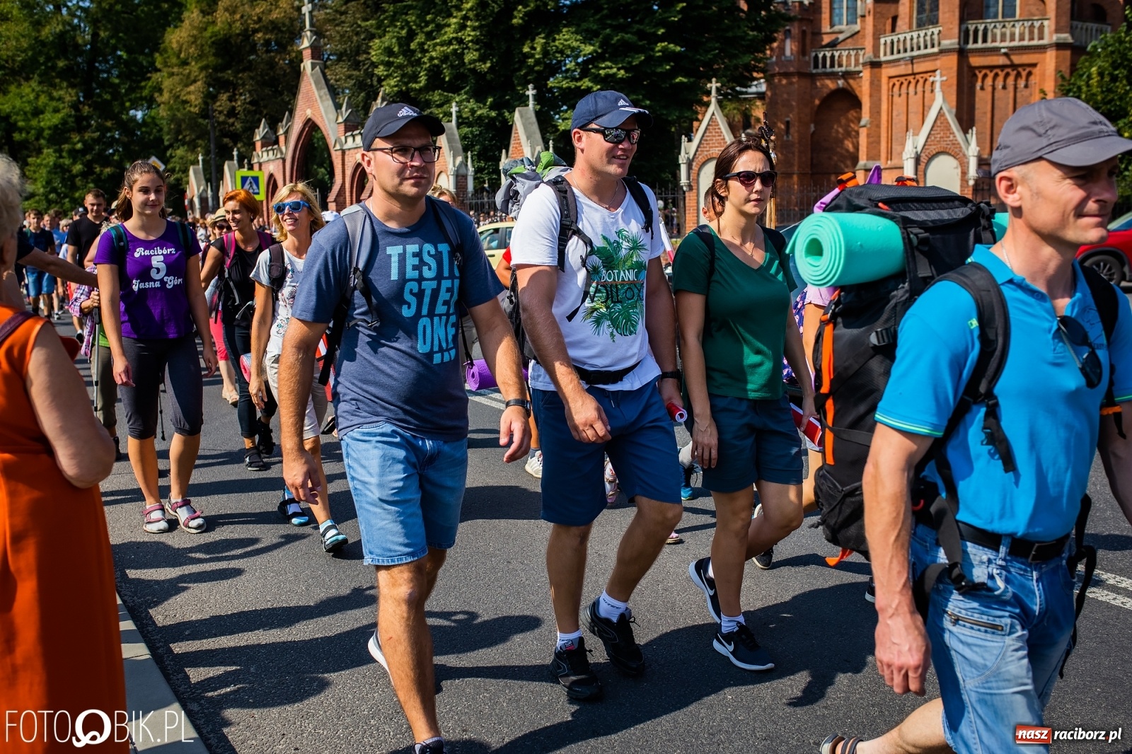 Zdjęcie w galerii na portalu naszraciborz.pl: Raciborska pielgrzymka już w drodze na Jasną Górę [FOTO i WIDEO]  wiadomości z regionu