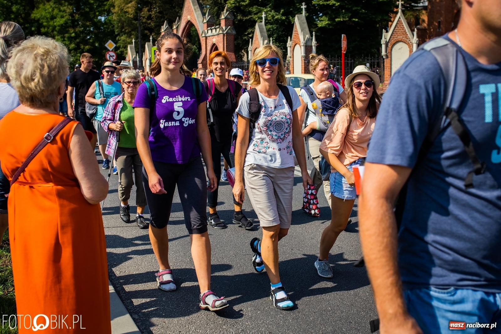 Zdjęcie w galerii na portalu naszraciborz.pl: Raciborska pielgrzymka już w drodze na Jasną Górę [FOTO i WIDEO]  wiadomości z regionu