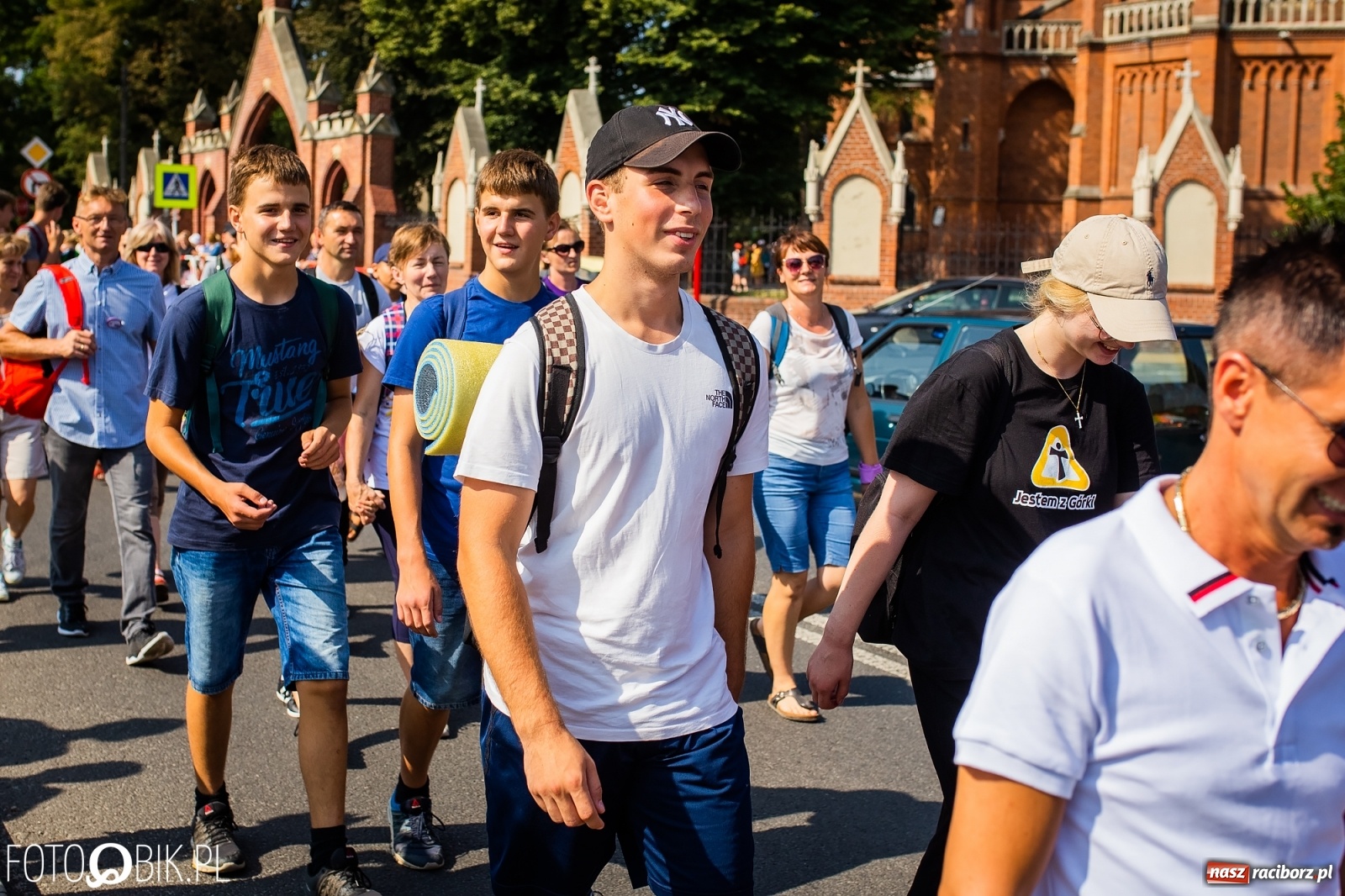 Zdjęcie w galerii na portalu naszraciborz.pl: Raciborska pielgrzymka już w drodze na Jasną Górę [FOTO i WIDEO]  wiadomości z regionu