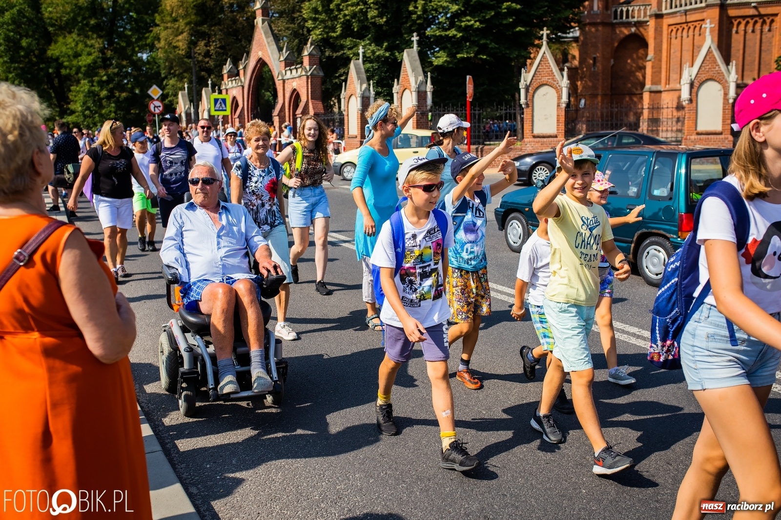 Zdjęcie w galerii na portalu naszraciborz.pl: Raciborska pielgrzymka już w drodze na Jasną Górę [FOTO i WIDEO]  wiadomości z regionu