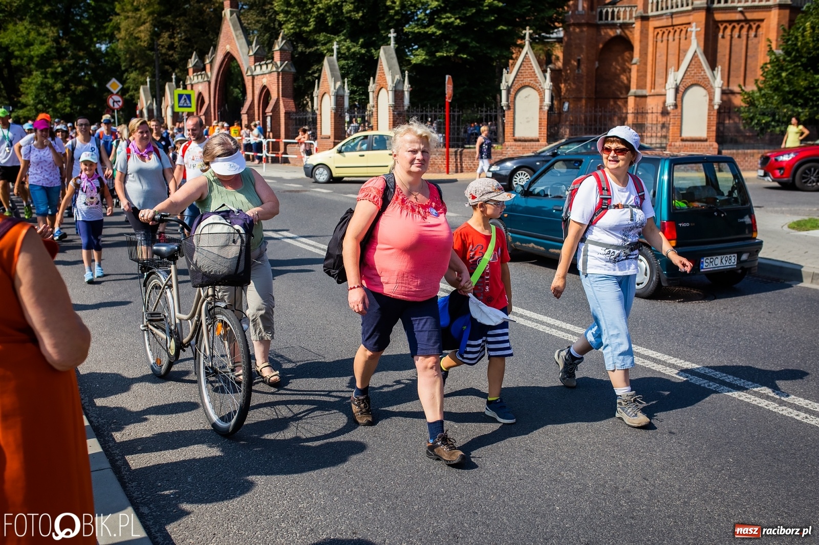 Zdjęcie w galerii na portalu naszraciborz.pl: Raciborska pielgrzymka już w drodze na Jasną Górę [FOTO i WIDEO]  wiadomości z regionu