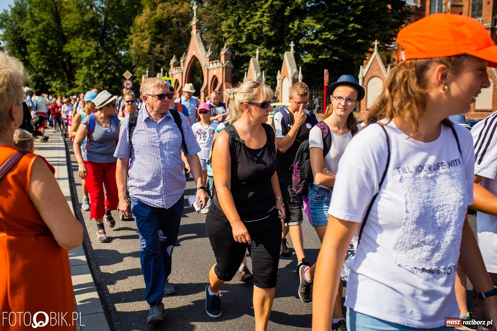 Zdjęcie w galerii na portalu naszraciborz.pl: Raciborska pielgrzymka już w drodze na Jasną Górę [FOTO i WIDEO]  wiadomości z regionu