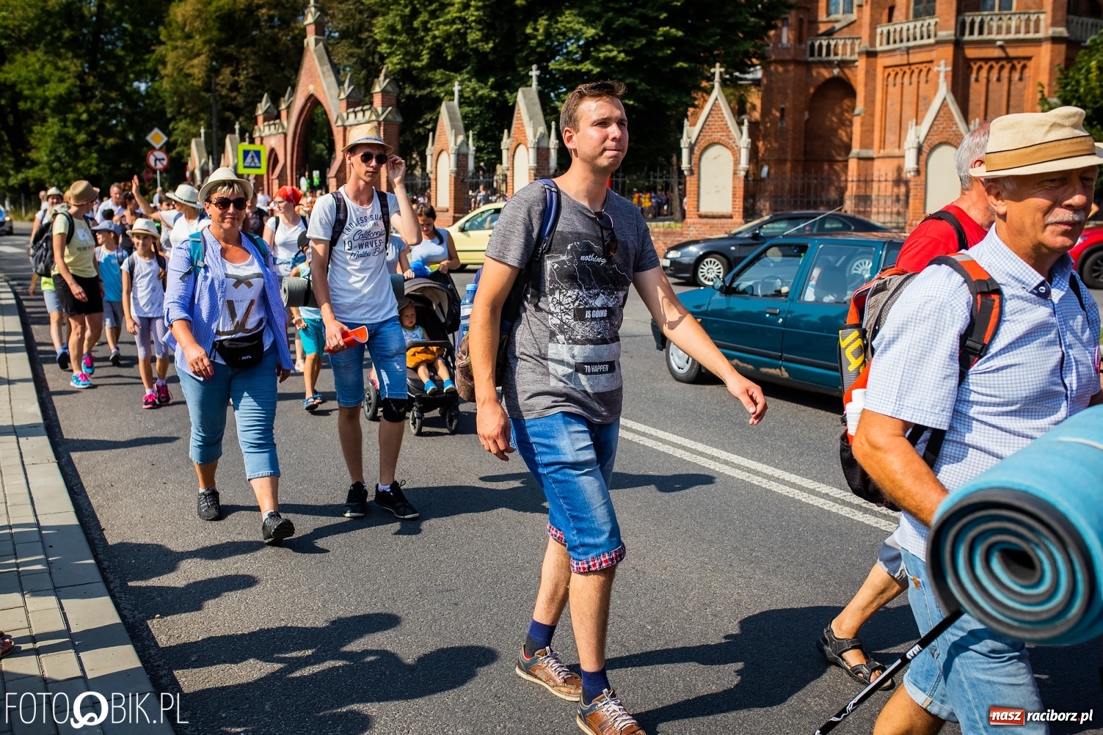 Zdjęcie w galerii na portalu naszraciborz.pl: Raciborska pielgrzymka już w drodze na Jasną Górę [FOTO i WIDEO]  wiadomości z regionu
