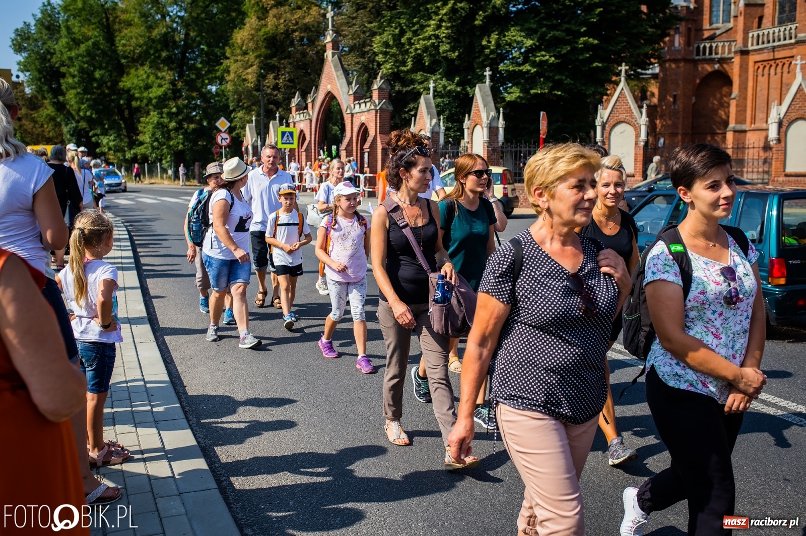 Zdjęcie w galerii na portalu naszraciborz.pl: Raciborska pielgrzymka już w drodze na Jasną Górę [FOTO i WIDEO]  wiadomości z regionu