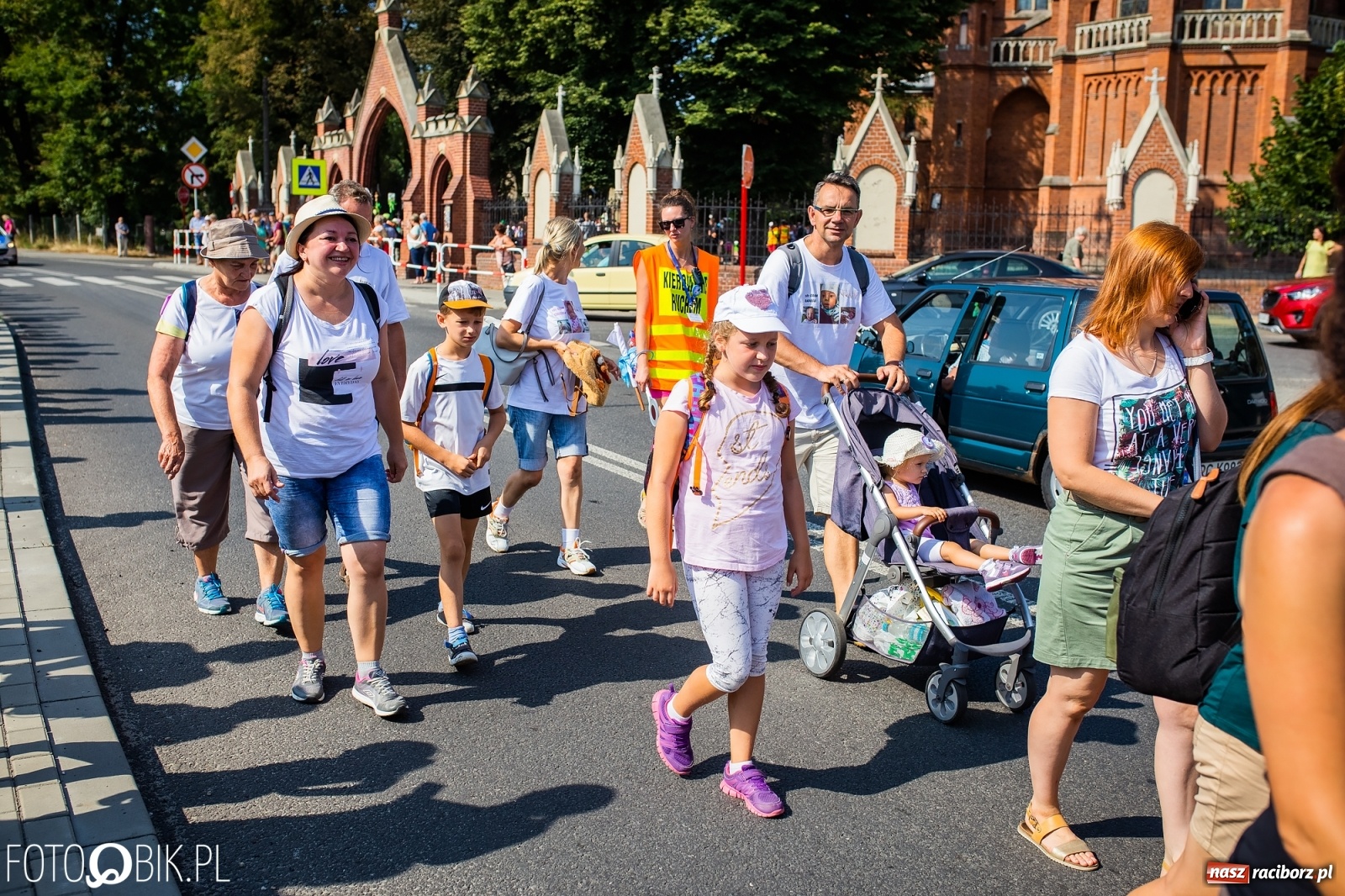 Zdjęcie w galerii na portalu naszraciborz.pl: Raciborska pielgrzymka już w drodze na Jasną Górę [FOTO i WIDEO]  wiadomości z regionu