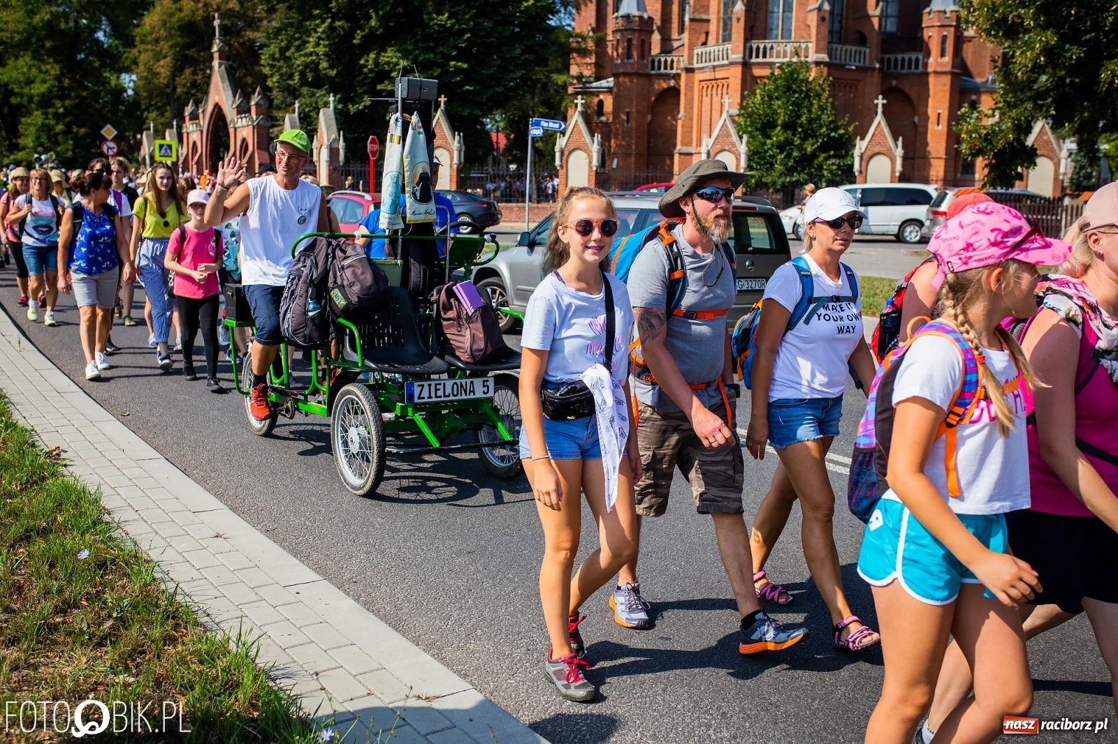 Zdjęcie w galerii na portalu naszraciborz.pl: Raciborska pielgrzymka już w drodze na Jasną Górę [FOTO i WIDEO]  wiadomości z regionu
