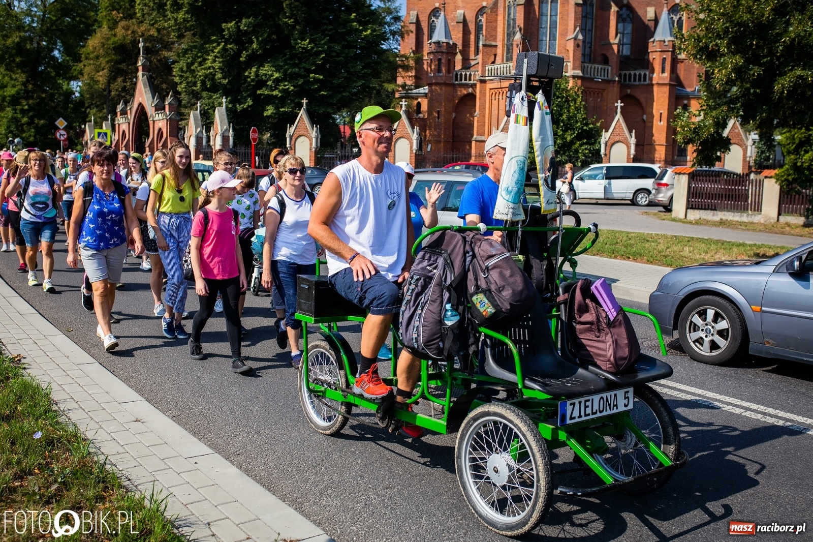 Zdjęcie w galerii na portalu naszraciborz.pl: Raciborska pielgrzymka już w drodze na Jasną Górę [FOTO i WIDEO]  wiadomości z regionu