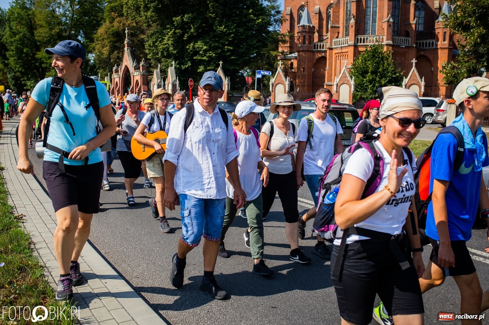 Zdjęcie w galerii na portalu naszraciborz.pl: Raciborska pielgrzymka już w drodze na Jasną Górę [FOTO i WIDEO]  wiadomości z regionu
