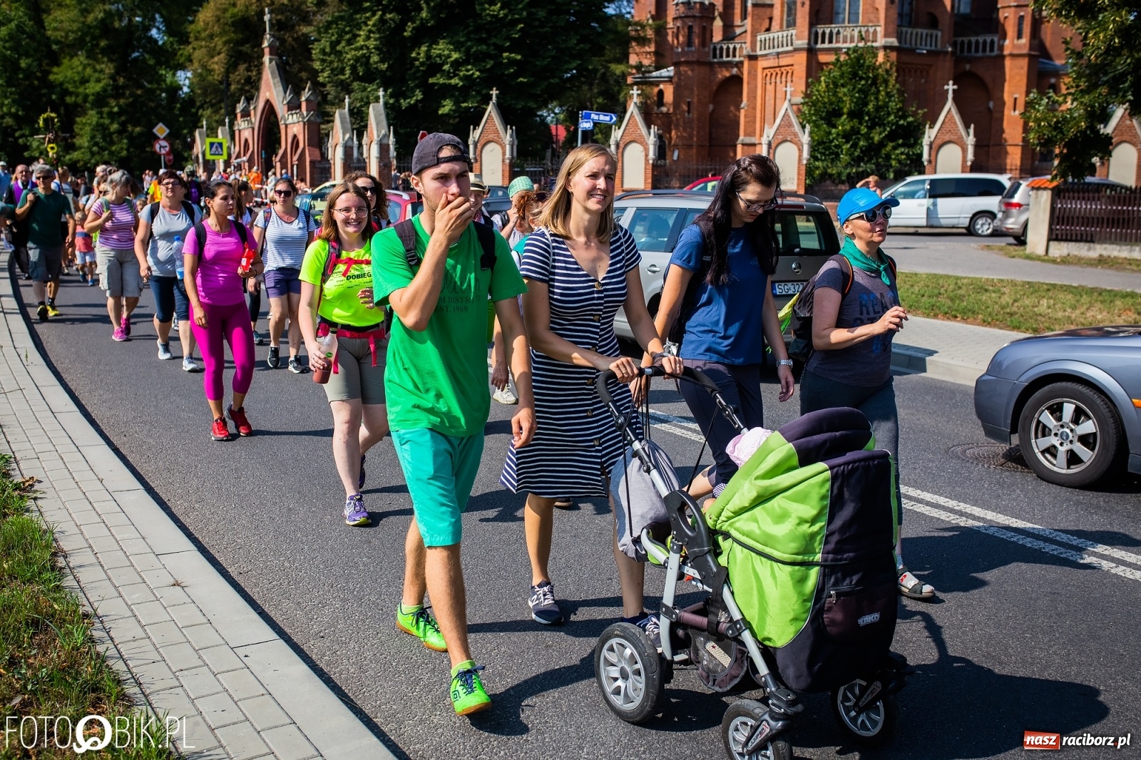 Zdjęcie w galerii na portalu naszraciborz.pl: Raciborska pielgrzymka już w drodze na Jasną Górę [FOTO i WIDEO]  wiadomości z regionu