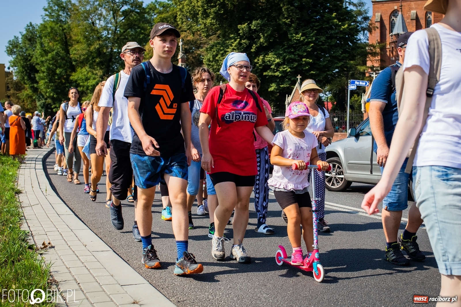 Zdjęcie w galerii na portalu naszraciborz.pl: Raciborska pielgrzymka już w drodze na Jasną Górę [FOTO i WIDEO]  wiadomości z regionu