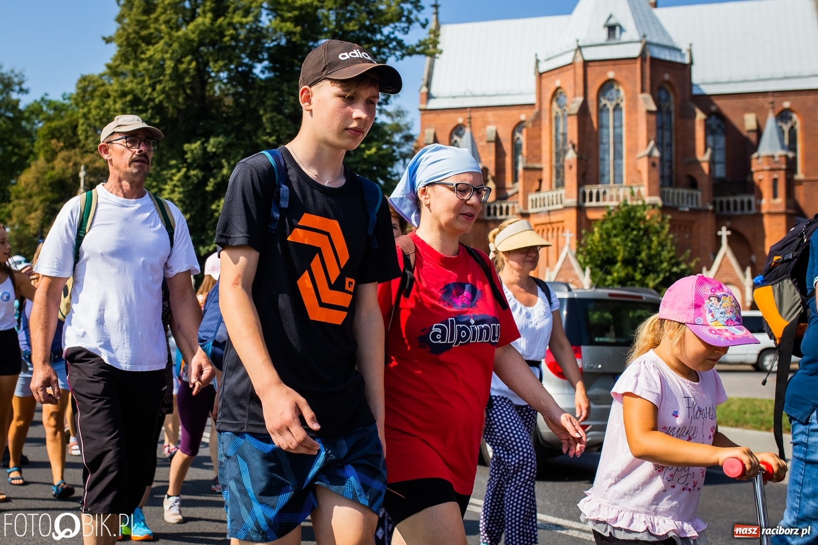 Zdjęcie w galerii na portalu naszraciborz.pl: Raciborska pielgrzymka już w drodze na Jasną Górę [FOTO i WIDEO]  wiadomości z regionu