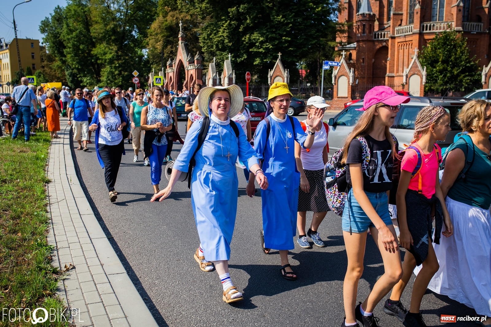 Zdjęcie w galerii na portalu naszraciborz.pl: Raciborska pielgrzymka już w drodze na Jasną Górę [FOTO i WIDEO]  wiadomości z regionu