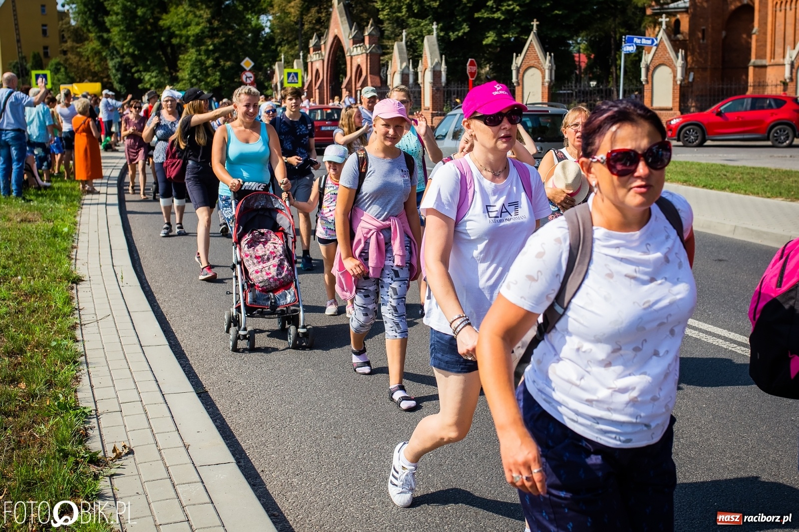Zdjęcie w galerii na portalu naszraciborz.pl: Raciborska pielgrzymka już w drodze na Jasną Górę [FOTO i WIDEO]  wiadomości z regionu