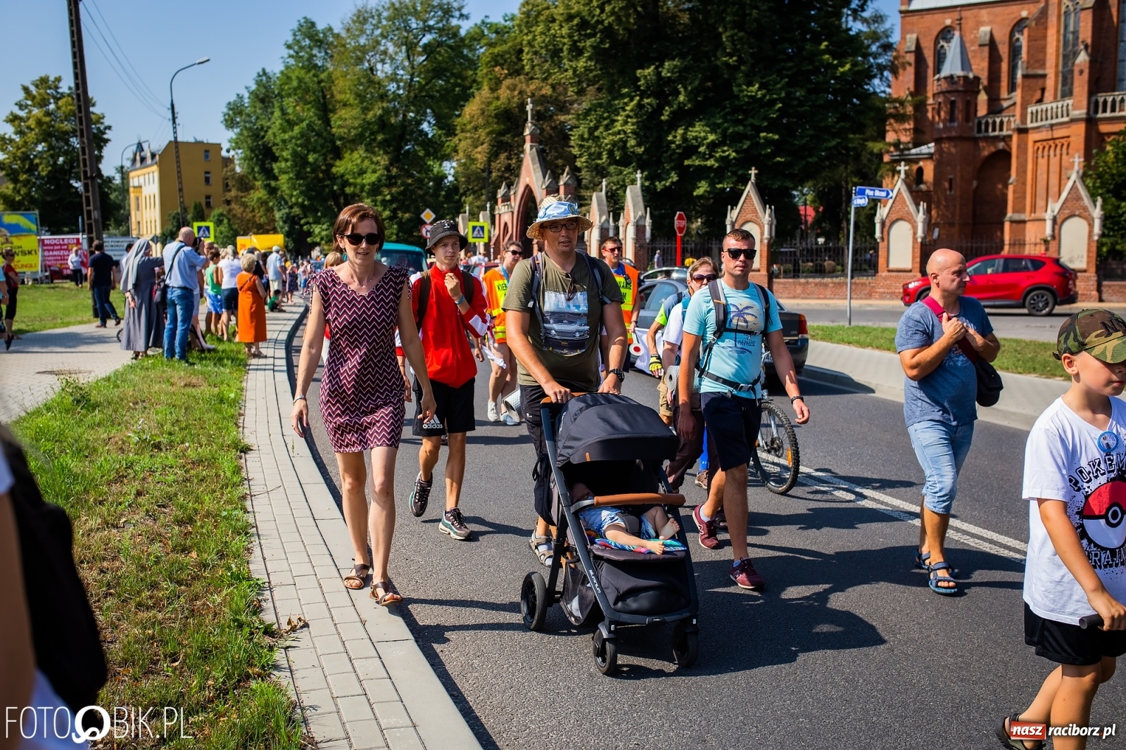 Zdjęcie w galerii na portalu naszraciborz.pl: Raciborska pielgrzymka już w drodze na Jasną Górę [FOTO i WIDEO]  wiadomości z regionu