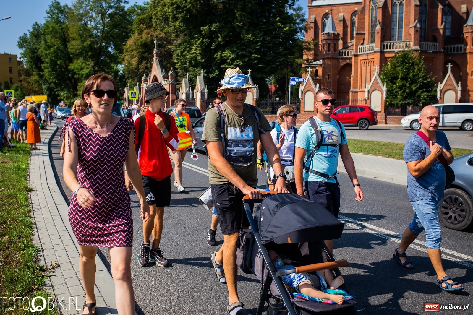 Zdjęcie w galerii na portalu naszraciborz.pl: Raciborska pielgrzymka już w drodze na Jasną Górę [FOTO i WIDEO]  wiadomości z regionu
