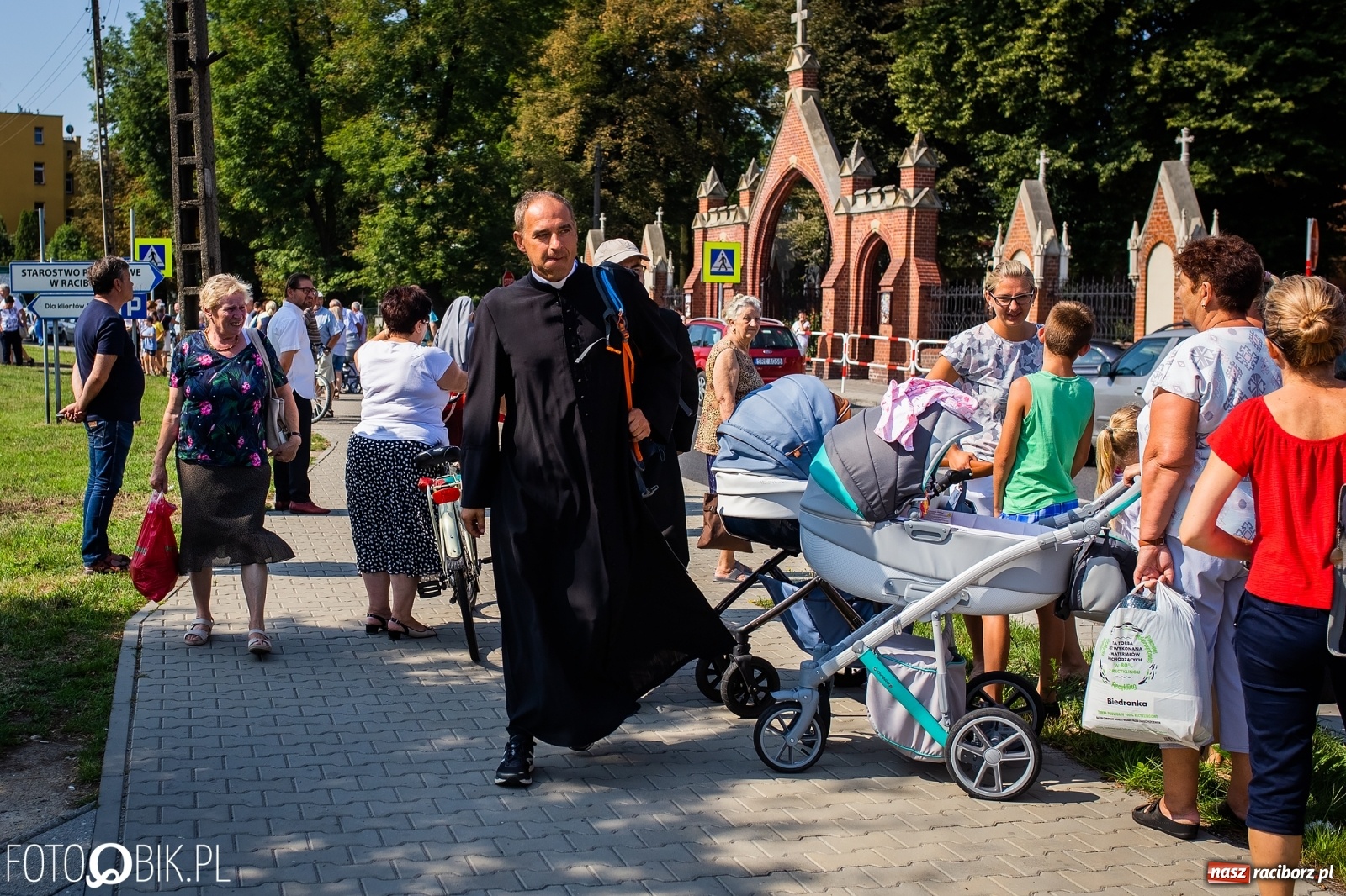 Zdjęcie w galerii na portalu naszraciborz.pl: Raciborska pielgrzymka już w drodze na Jasną Górę [FOTO i WIDEO]  wiadomości z regionu