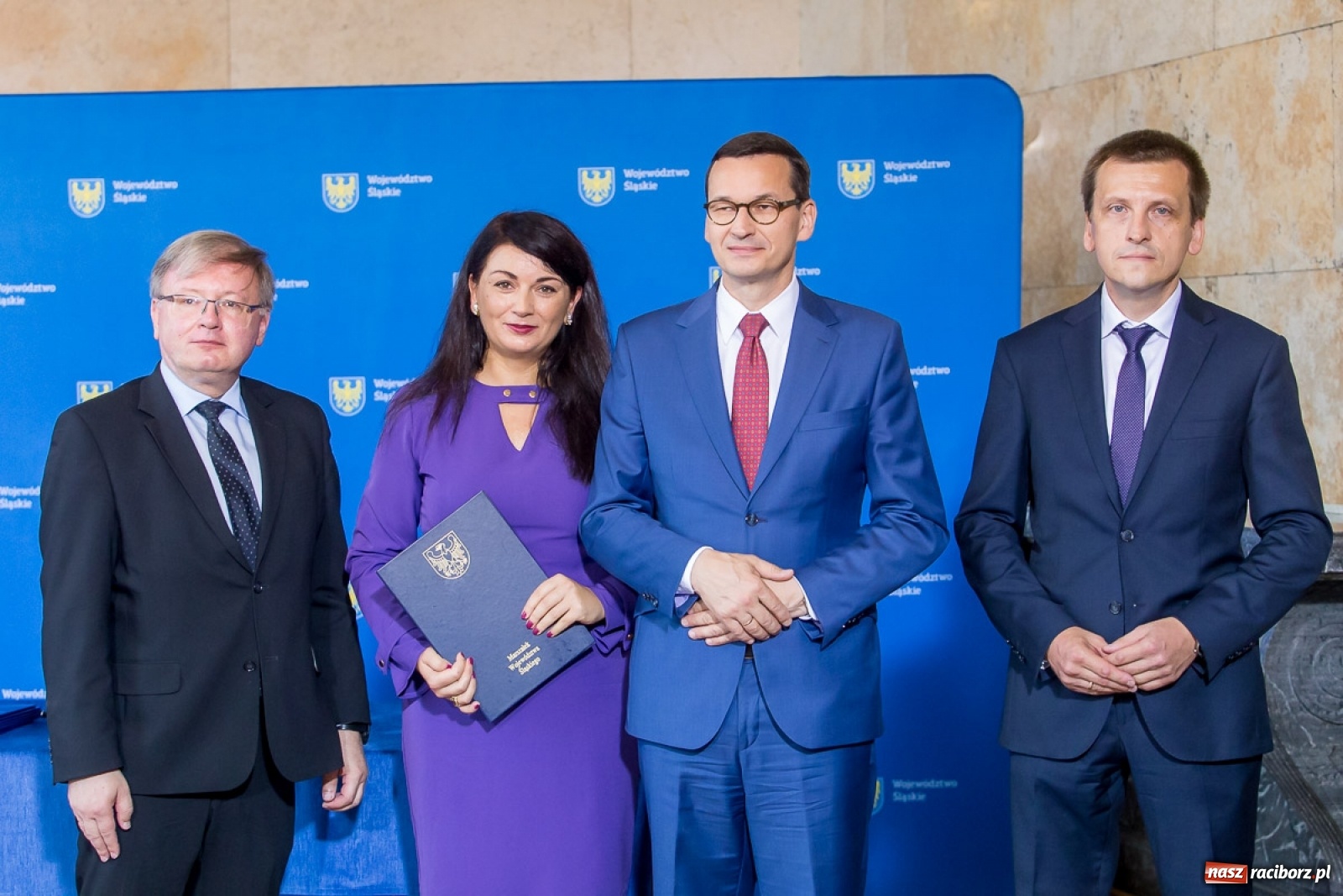 Zdjęcie w galerii na portalu naszraciborz.pl: Umowa na budowę obwodnicy Raciborza podpisana w obecności premiera [FOTO] wiadomości z regionu