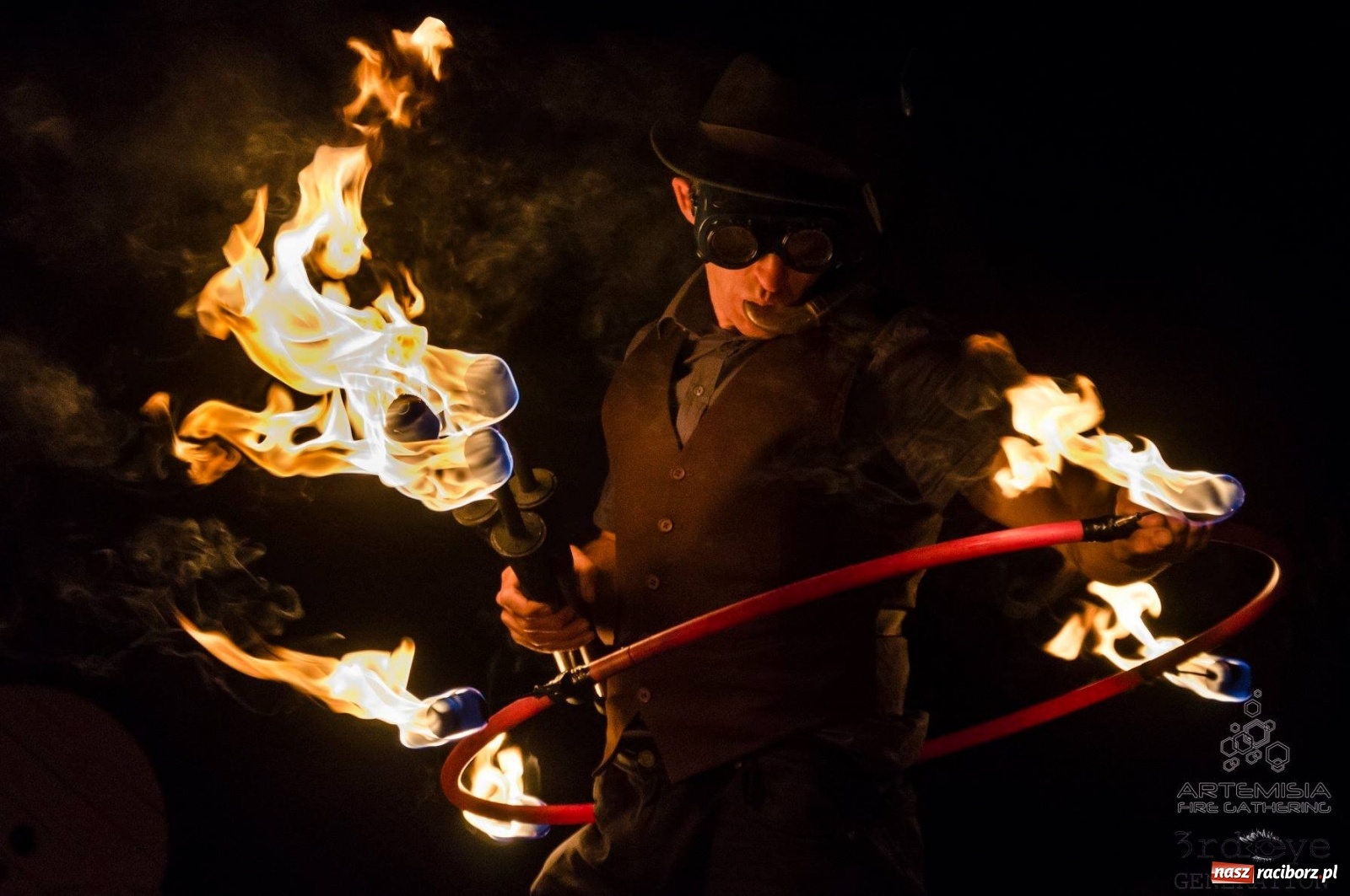 Zdjęcie w galerii na portalu naszraciborz.pl: Cyrk i teatr na Festiwalu Raciborskiej Ulicy 2019 [FOTO] wiadomości z regionu