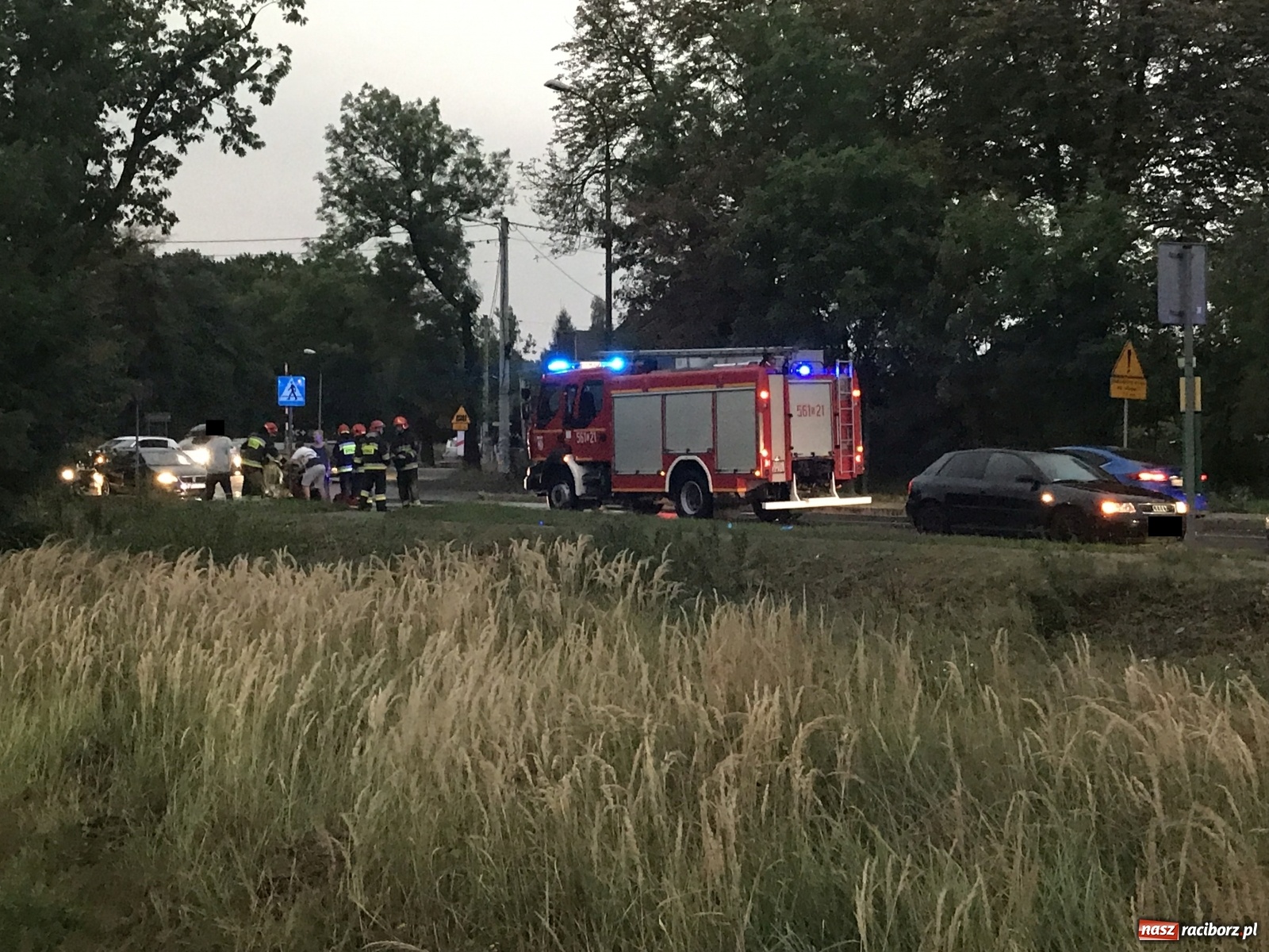 Zdjęcie w galerii na portalu naszraciborz.pl: Kumulacja na Rybnickiej. Potrącenie i zderzenie w jednym czasie [FOTO] wiadomości z regionu