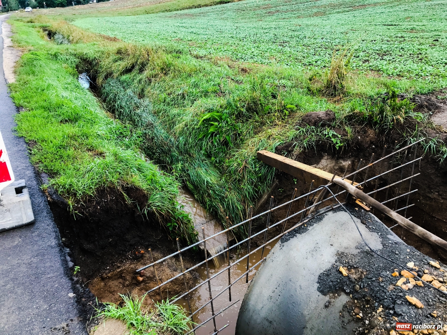 Zdjęcie w galerii na portalu naszraciborz.pl: Do budowanego zbiornika retencyjnego na Ocicach wdarła się woda [FOTO] wiadomości z regionu