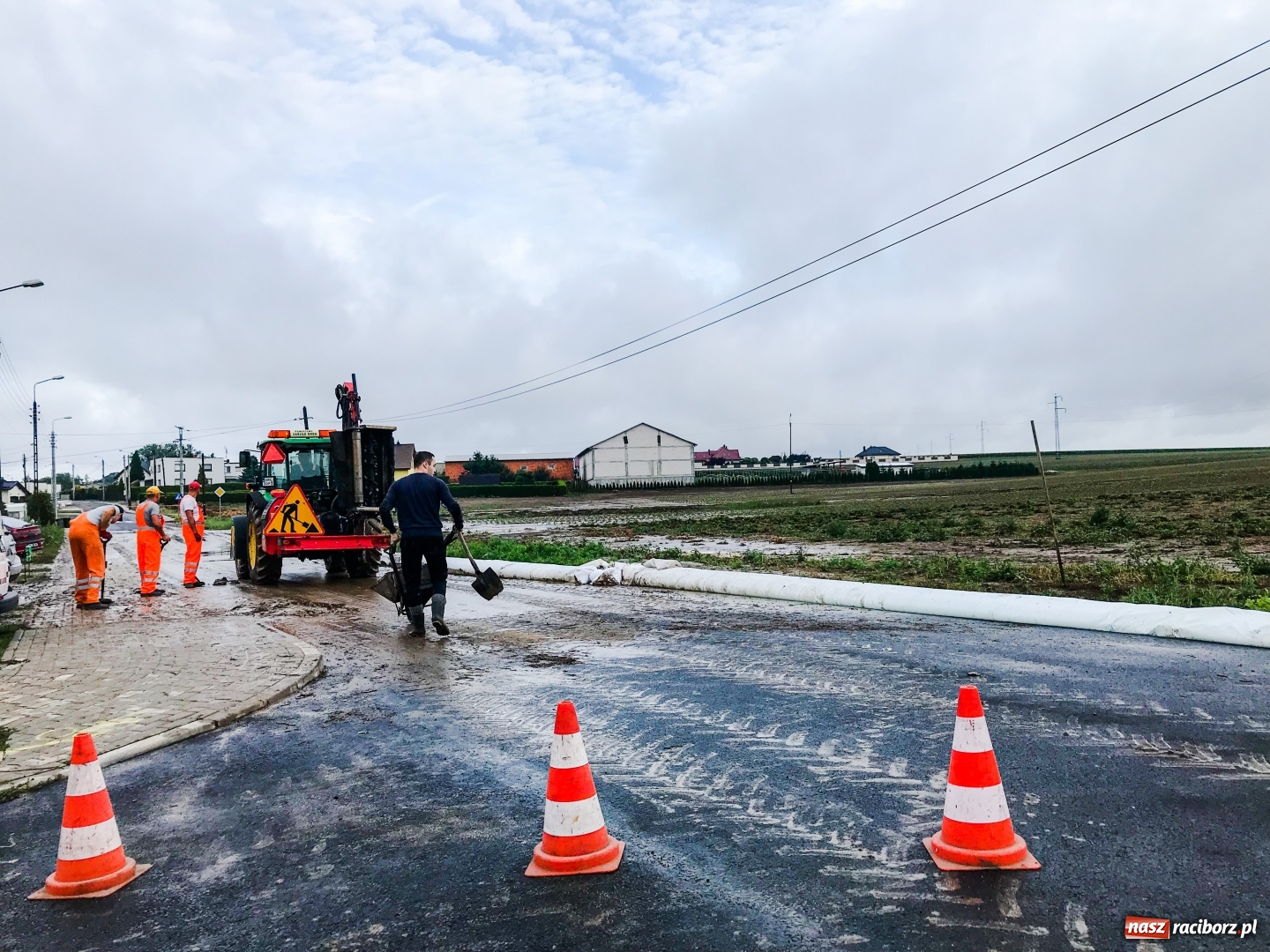 Zdjęcie w galerii na portalu naszraciborz.pl: Nocna nawałnica na Ocicach. Ponad 100 tys. zł strat [FOTO]  wiadomości z regionu