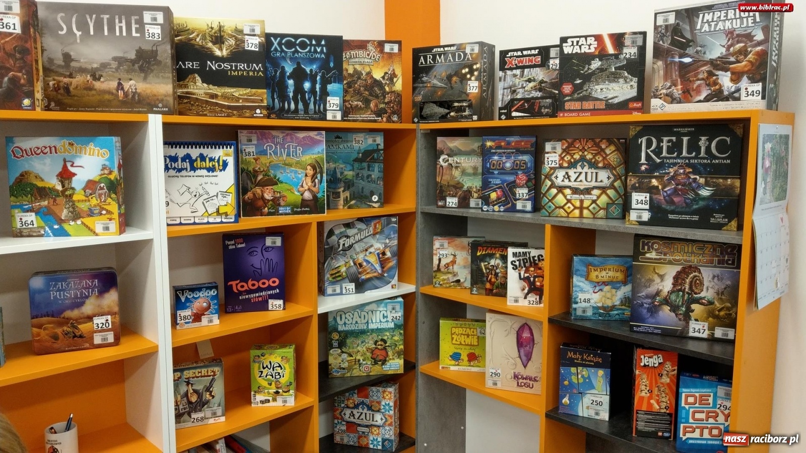 Zdjęcie w galerii na portalu naszraciborz.pl: Biblioteki pięknieją dzięki mieszkańcom Raciborza wiadomości z regionu