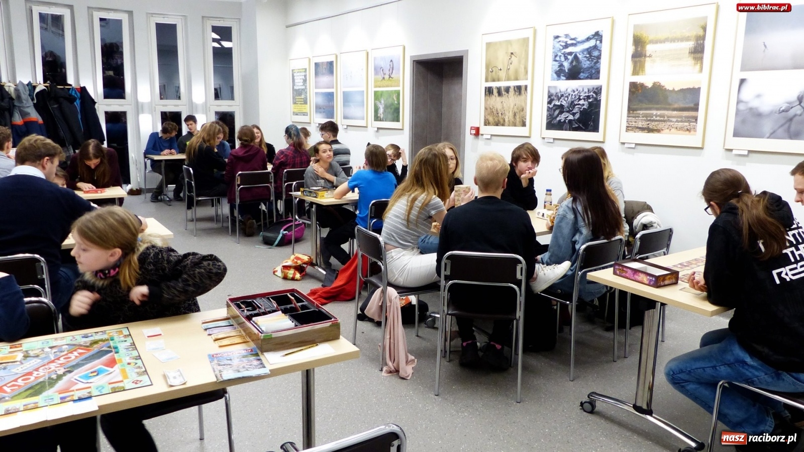 Zdjęcie w galerii na portalu naszraciborz.pl: Biblioteki pięknieją dzięki mieszkańcom Raciborza wiadomości z regionu