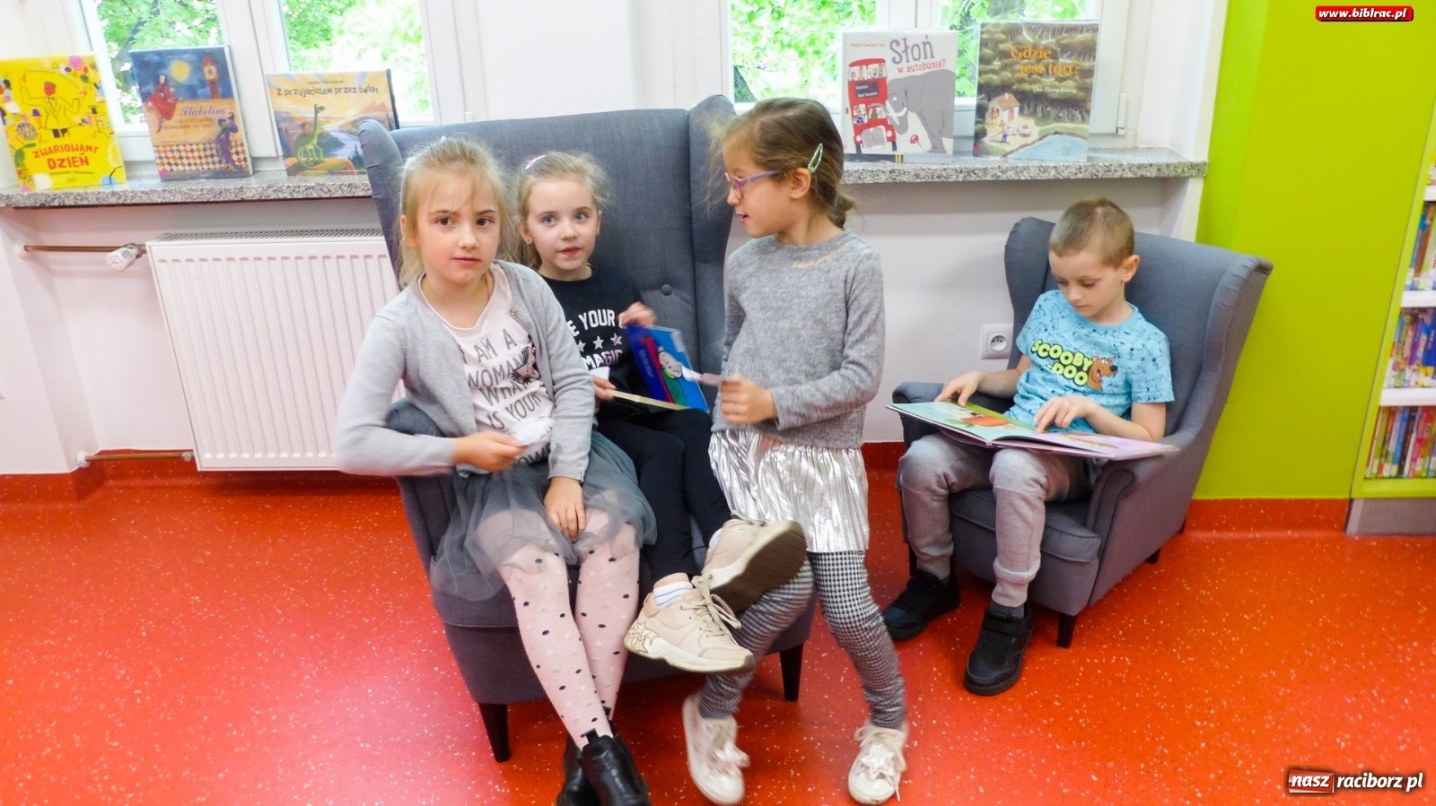 Zdjęcie w galerii na portalu naszraciborz.pl: Biblioteki pięknieją dzięki mieszkańcom Raciborza wiadomości z regionu