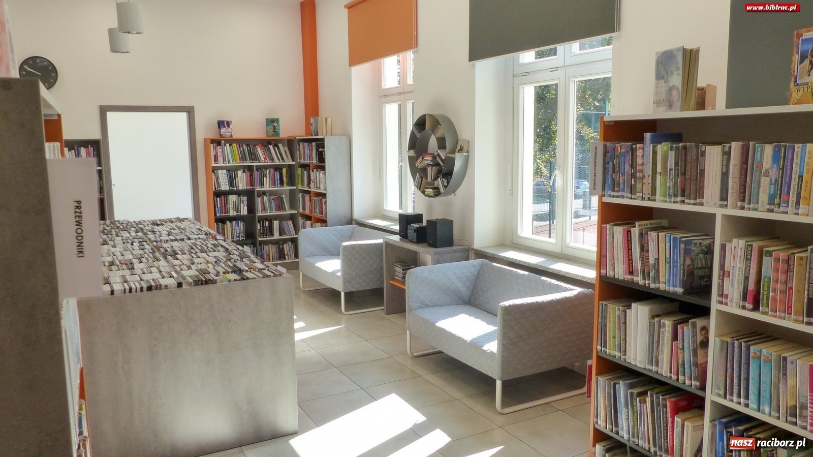 Zdjęcie w galerii na portalu naszraciborz.pl: Biblioteki pięknieją dzięki mieszkańcom Raciborza wiadomości z regionu