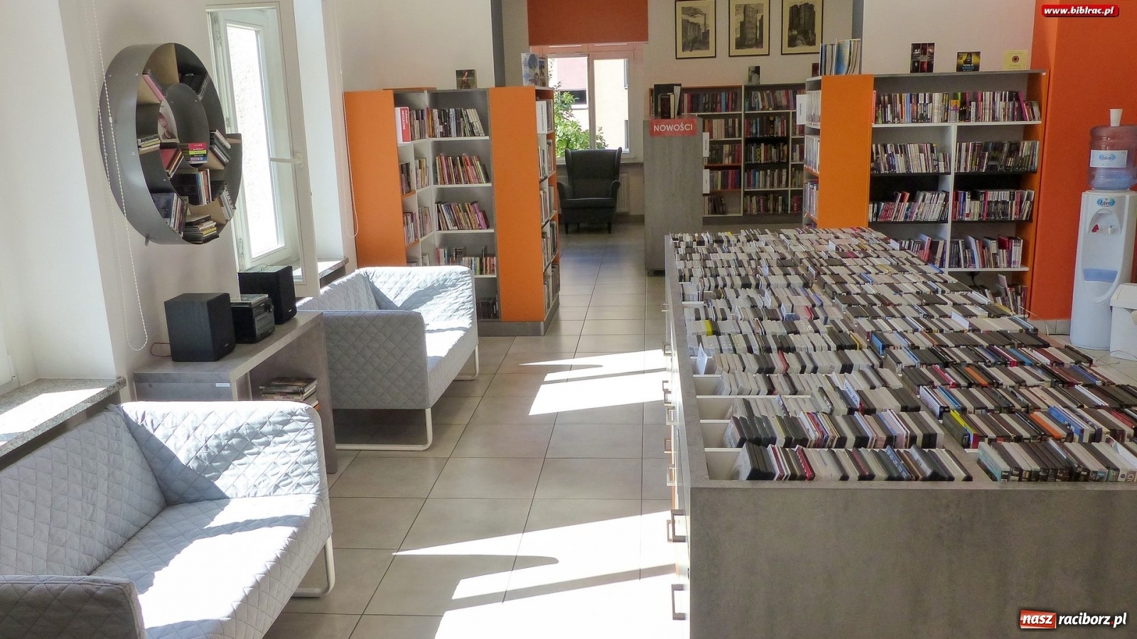 Zdjęcie w galerii na portalu naszraciborz.pl: Biblioteki pięknieją dzięki mieszkańcom Raciborza wiadomości z regionu