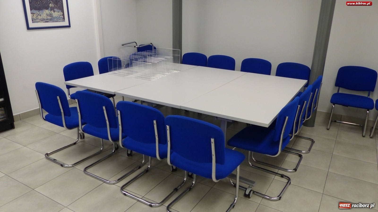 Zdjęcie w galerii na portalu naszraciborz.pl: Biblioteki pięknieją dzięki mieszkańcom Raciborza wiadomości z regionu