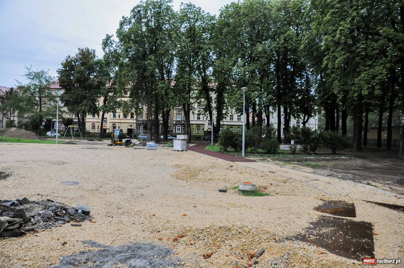 Zdjęcie w galerii na portalu naszraciborz.pl: Park Jordanowski w pełni zakwitnie wiosną [FOTO] wiadomości z regionu