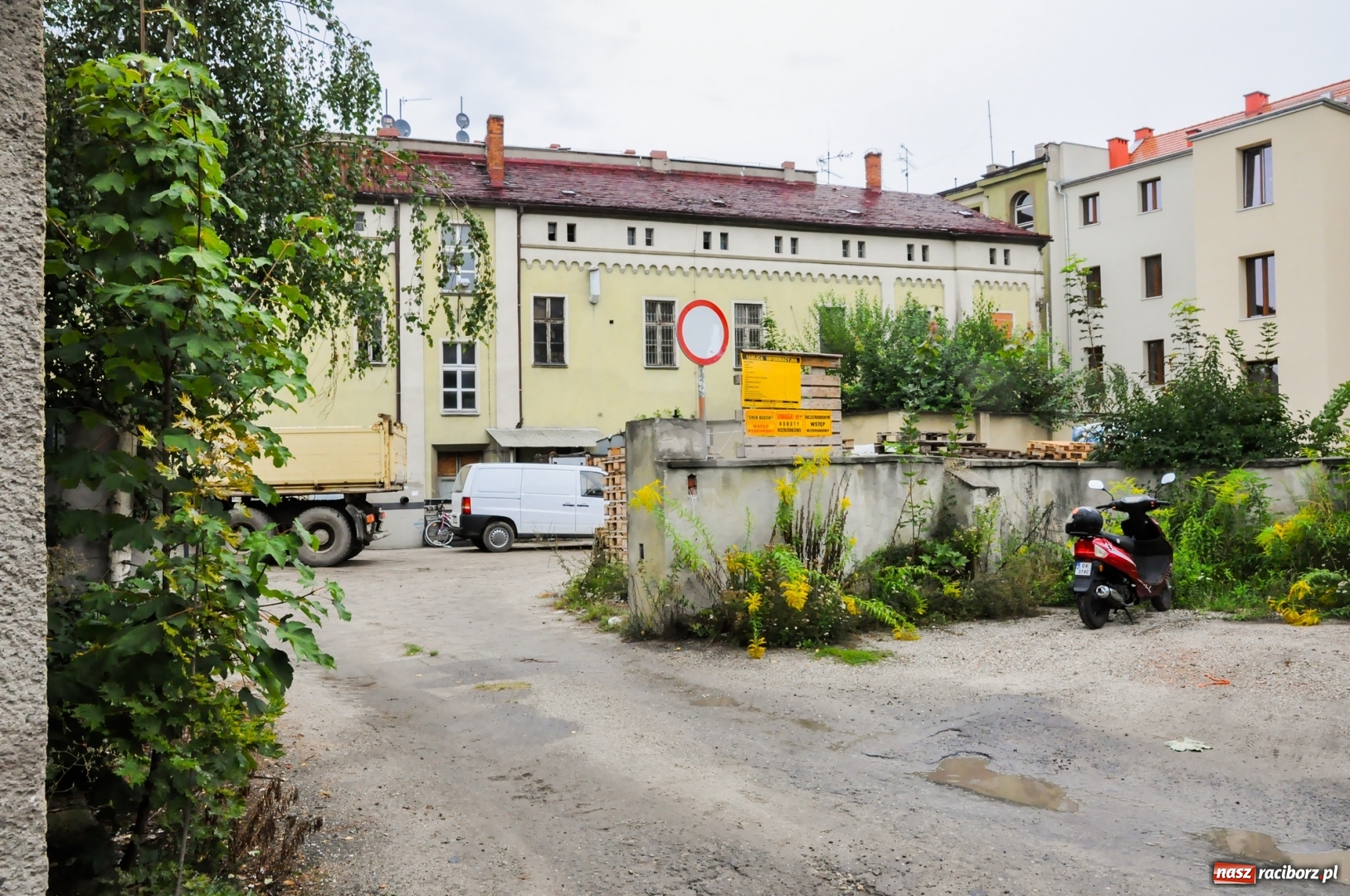 Zdjęcie w galerii na portalu naszraciborz.pl: Nowe życie starej komendy. Kto tu zamieszka? [FOTO] wiadomości z regionu