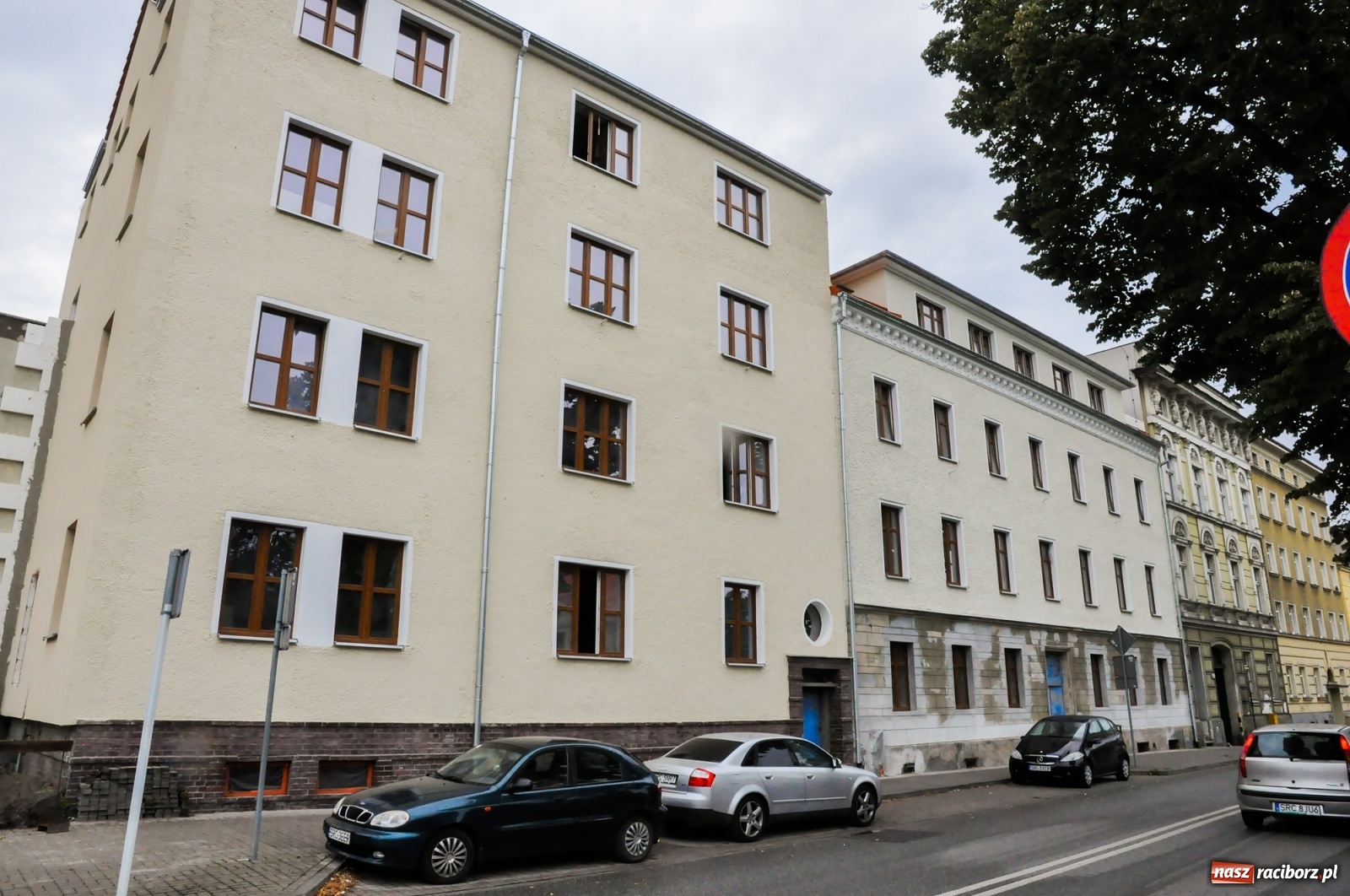 Zdjęcie w galerii na portalu naszraciborz.pl: Nowe życie starej komendy. Kto tu zamieszka? [FOTO] wiadomości z regionu