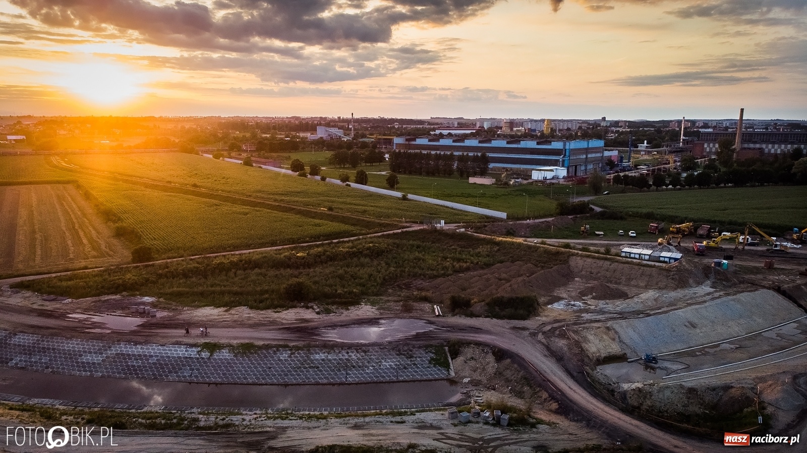 Zdjęcie w galerii na portalu naszraciborz.pl: Budowa zbiornika Racibórz. Najnowsze zdjęcia z placu budowy w rejonie Rafako  wiadomości z regionu
