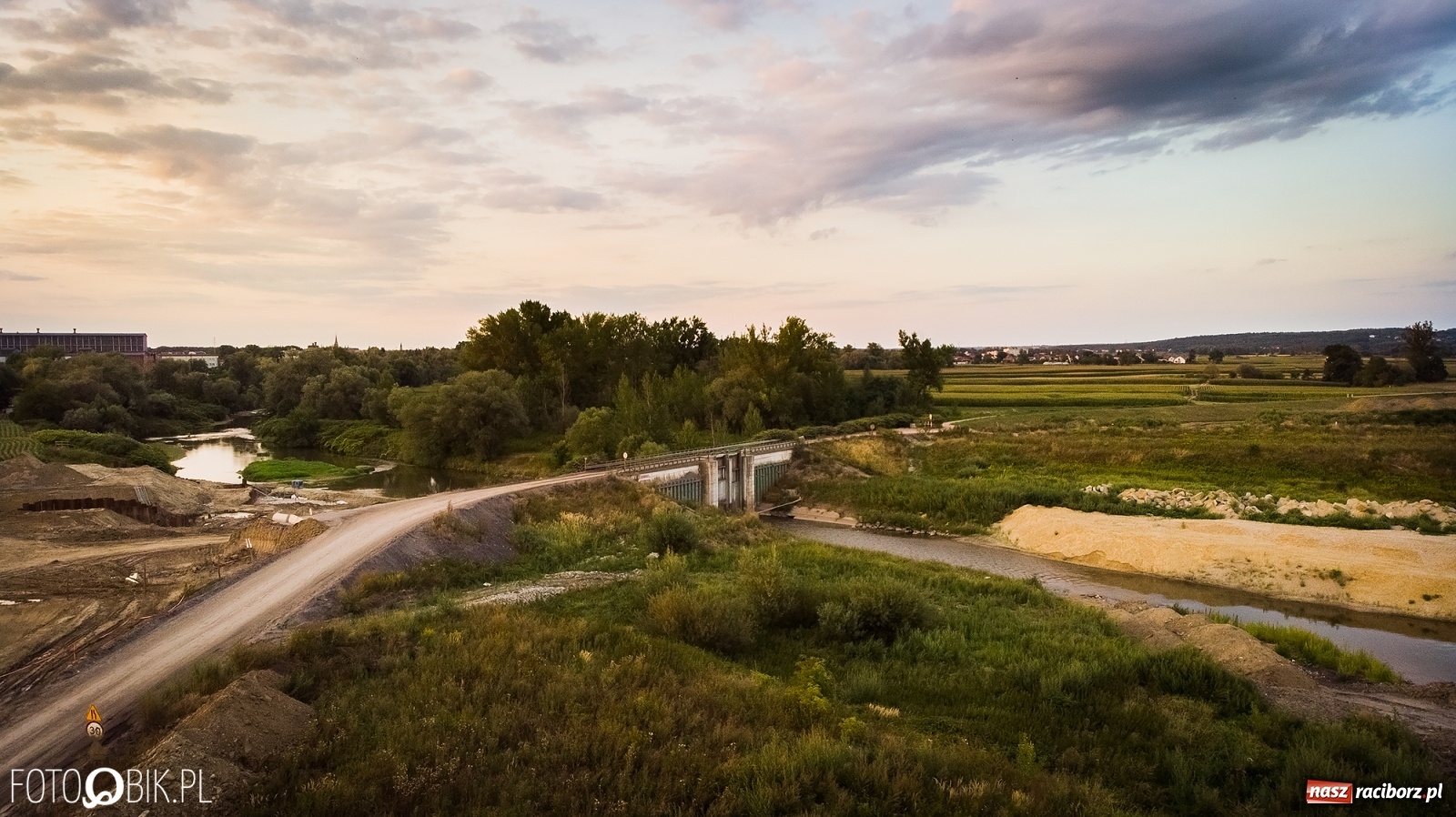 Zdjęcie w galerii na portalu naszraciborz.pl: Budowa zbiornika Racibórz. Najnowsze zdjęcia z placu budowy w rejonie Rafako  wiadomości z regionu