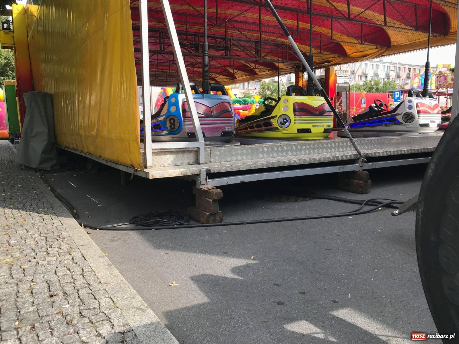 Zdjęcie w galerii na portalu naszraciborz.pl: Sprawdzono lunapark na placu Długosza. Nie ma zastrzeżeń [FOTO]  wiadomości z regionu