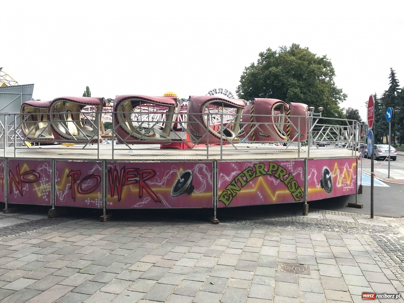 Zdjęcie w galerii na portalu naszraciborz.pl: Sprawdzono lunapark na placu Długosza. Nie ma zastrzeżeń [FOTO]  wiadomości z regionu