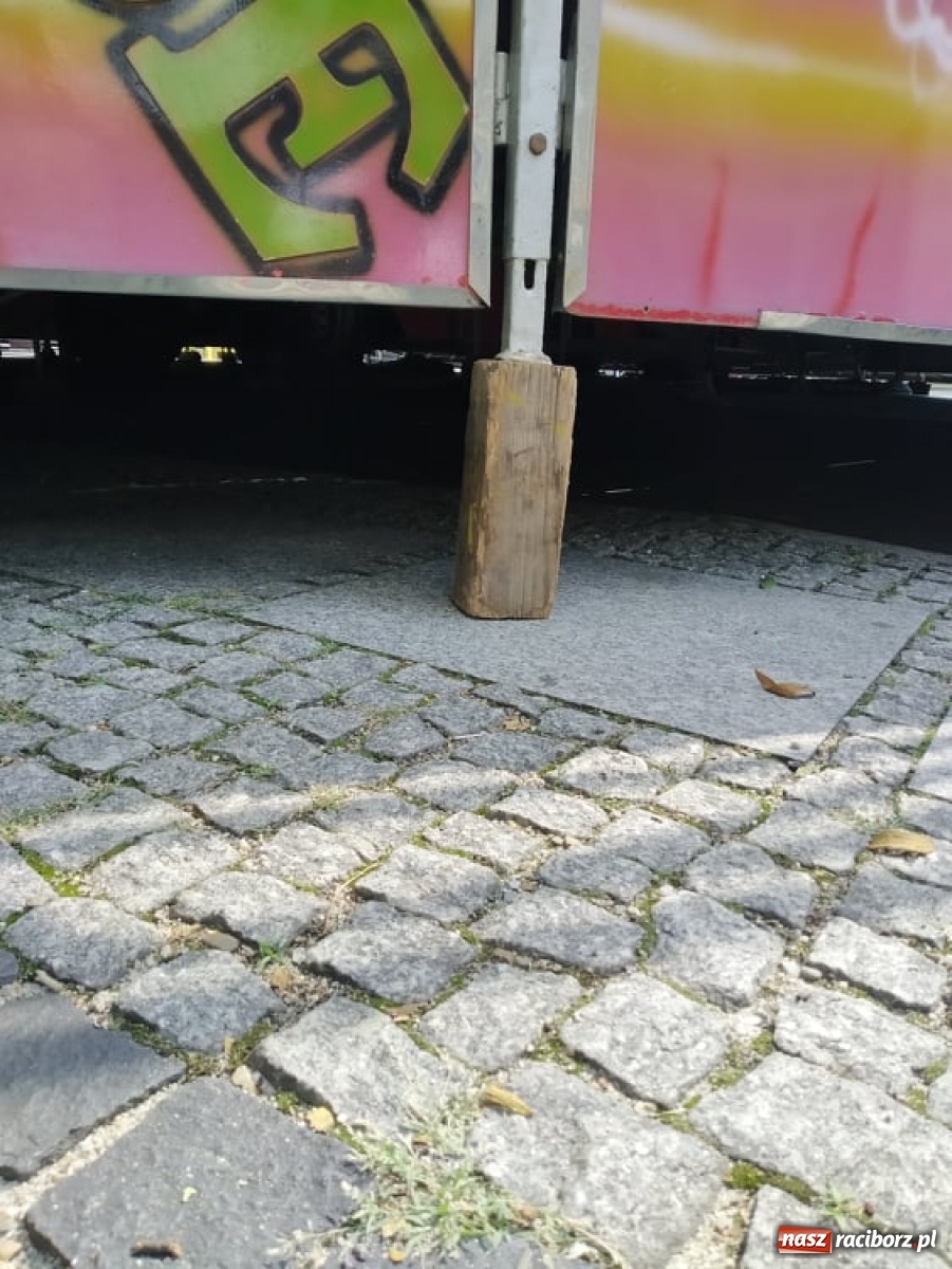 Zdjęcie w galerii na portalu naszraciborz.pl: Sprawdzono lunapark na placu Długosza. Nie ma zastrzeżeń [FOTO]  wiadomości z regionu