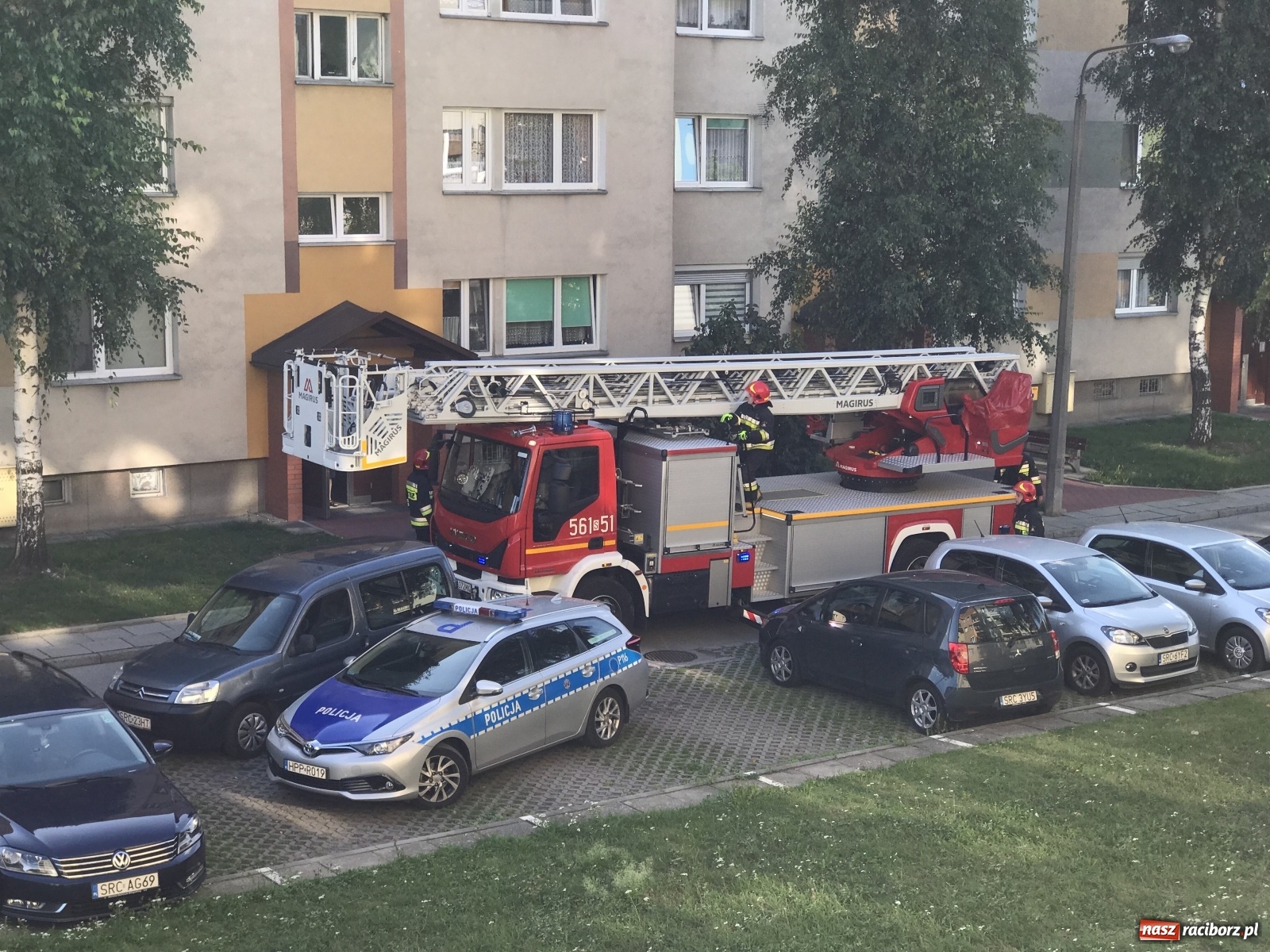 Zdjęcie w galerii na portalu naszraciborz.pl: Akcja strażaków na ul. Żorskiej [FOTO i WIDEO]  wiadomości z regionu