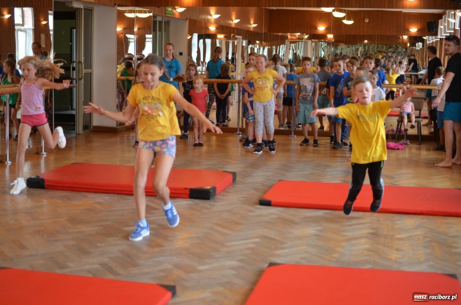 Zdjęcie w galerii na portalu naszraciborz.pl: Warsztaty breakingu w DK Strzecha wiadomości z regionu