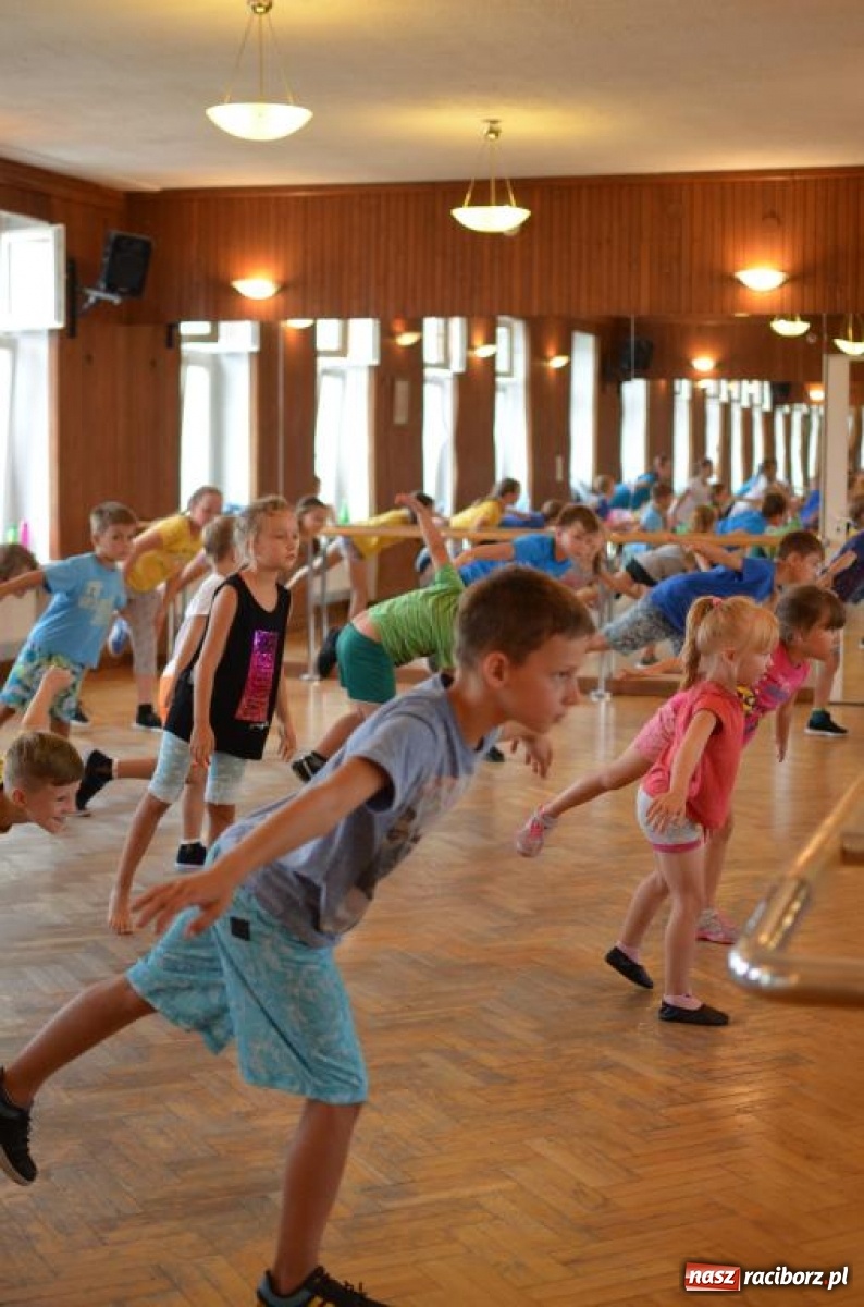 Zdjęcie w galerii na portalu naszraciborz.pl: Warsztaty breakingu w DK Strzecha wiadomości z regionu