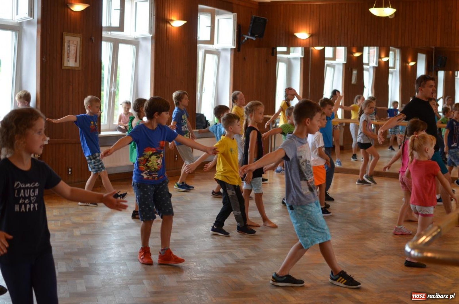 Zdjęcie w galerii na portalu naszraciborz.pl: Warsztaty breakingu w DK Strzecha wiadomości z regionu