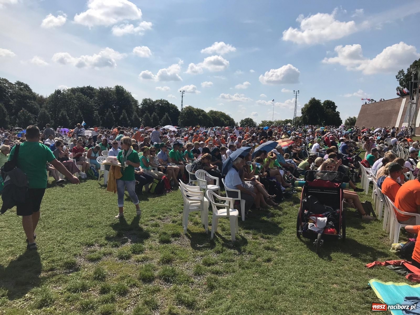 Zdjęcie w galerii na portalu naszraciborz.pl: Pielgrzymi z Raciborza dotarli na Jasną Górę [FOTO i WIDEO]  wiadomości z regionu
