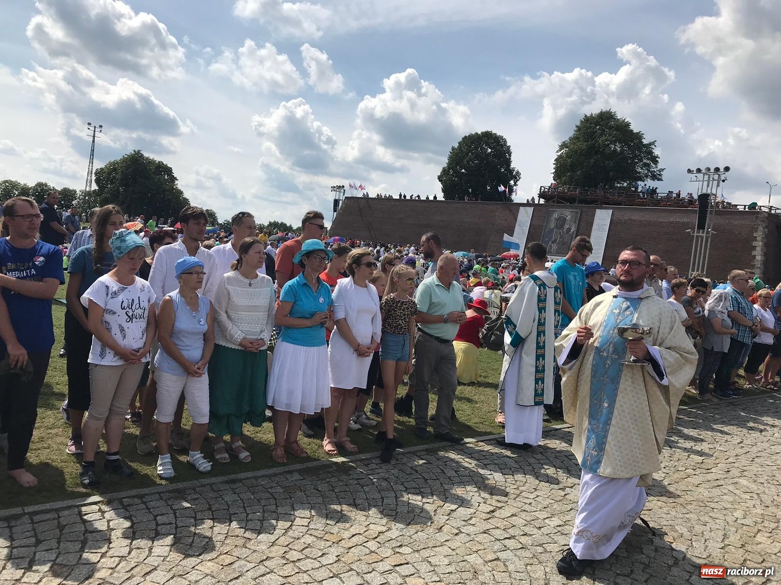 Zdjęcie w galerii na portalu naszraciborz.pl: Pielgrzymi z Raciborza dotarli na Jasną Górę [FOTO i WIDEO]  wiadomości z regionu
