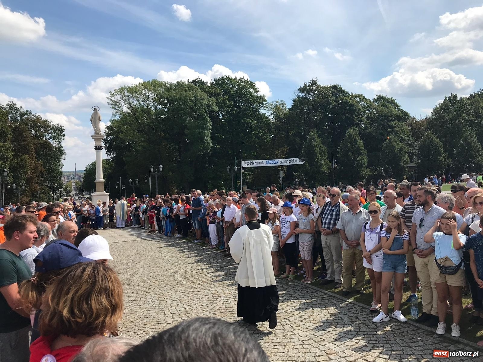 Zdjęcie w galerii na portalu naszraciborz.pl: Pielgrzymi z Raciborza dotarli na Jasną Górę [FOTO i WIDEO]  wiadomości z regionu