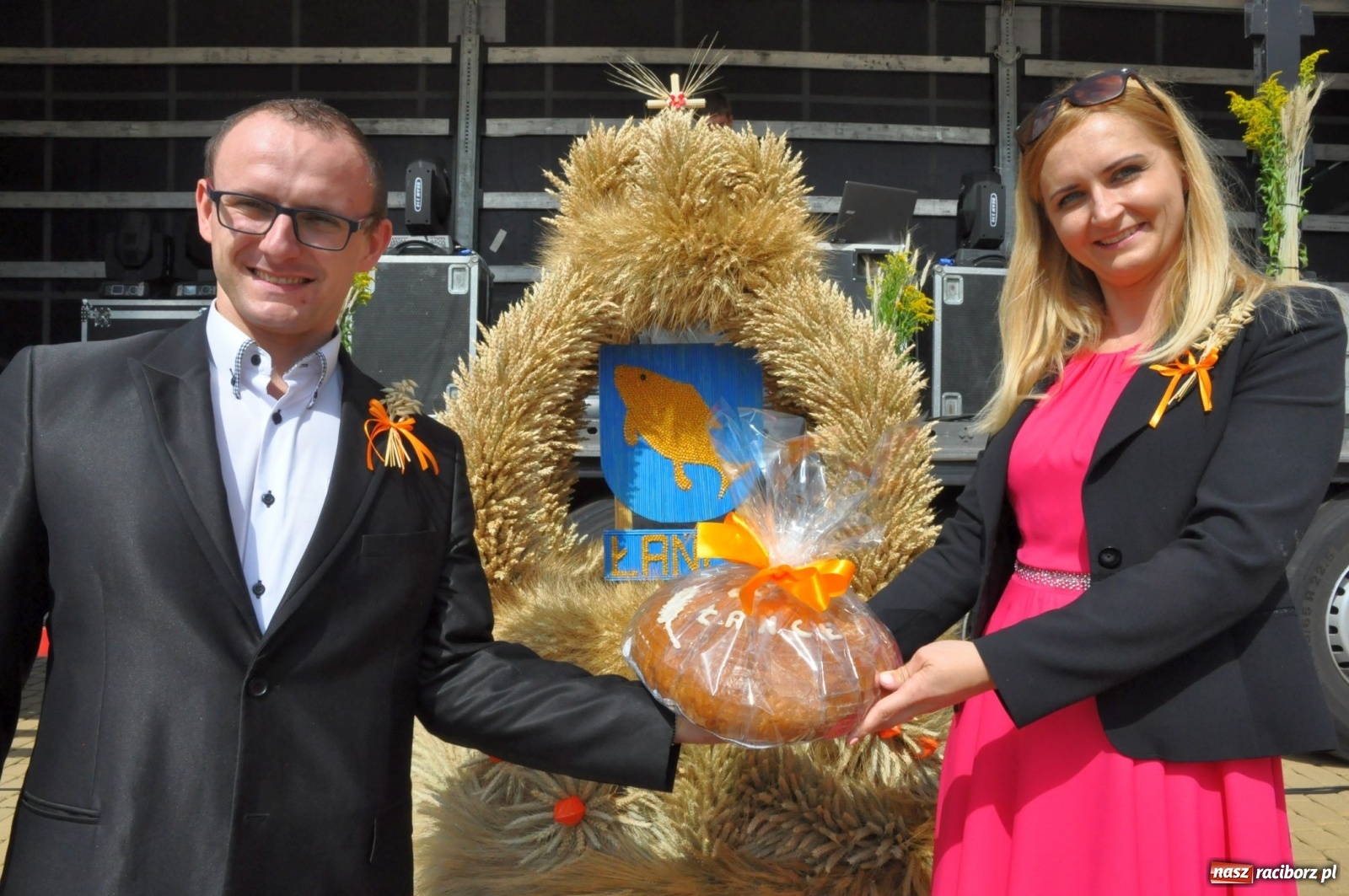 Zdjęcie w galerii na portalu naszraciborz.pl: Łańce rozpoczęły sezon dożynkowy na Raciborszczyźnie [FOTO i WIDEO] wiadomości z regionu