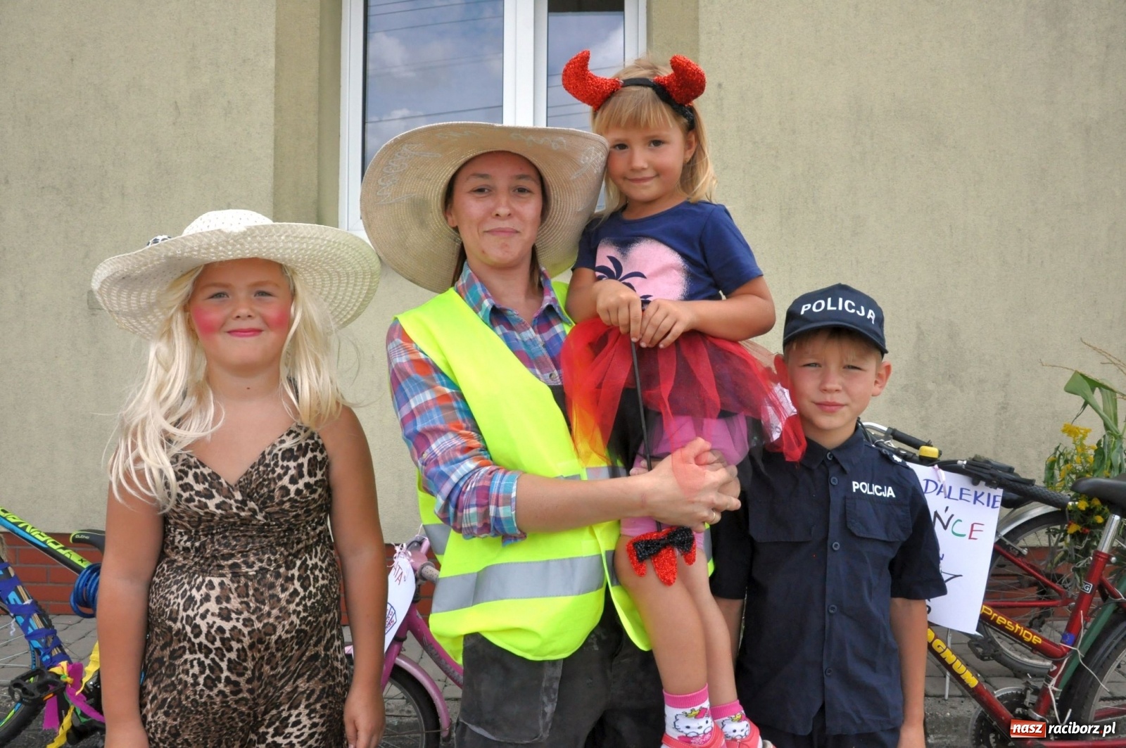 Zdjęcie w galerii na portalu naszraciborz.pl: Łańce rozpoczęły sezon dożynkowy na Raciborszczyźnie [FOTO i WIDEO] wiadomości z regionu