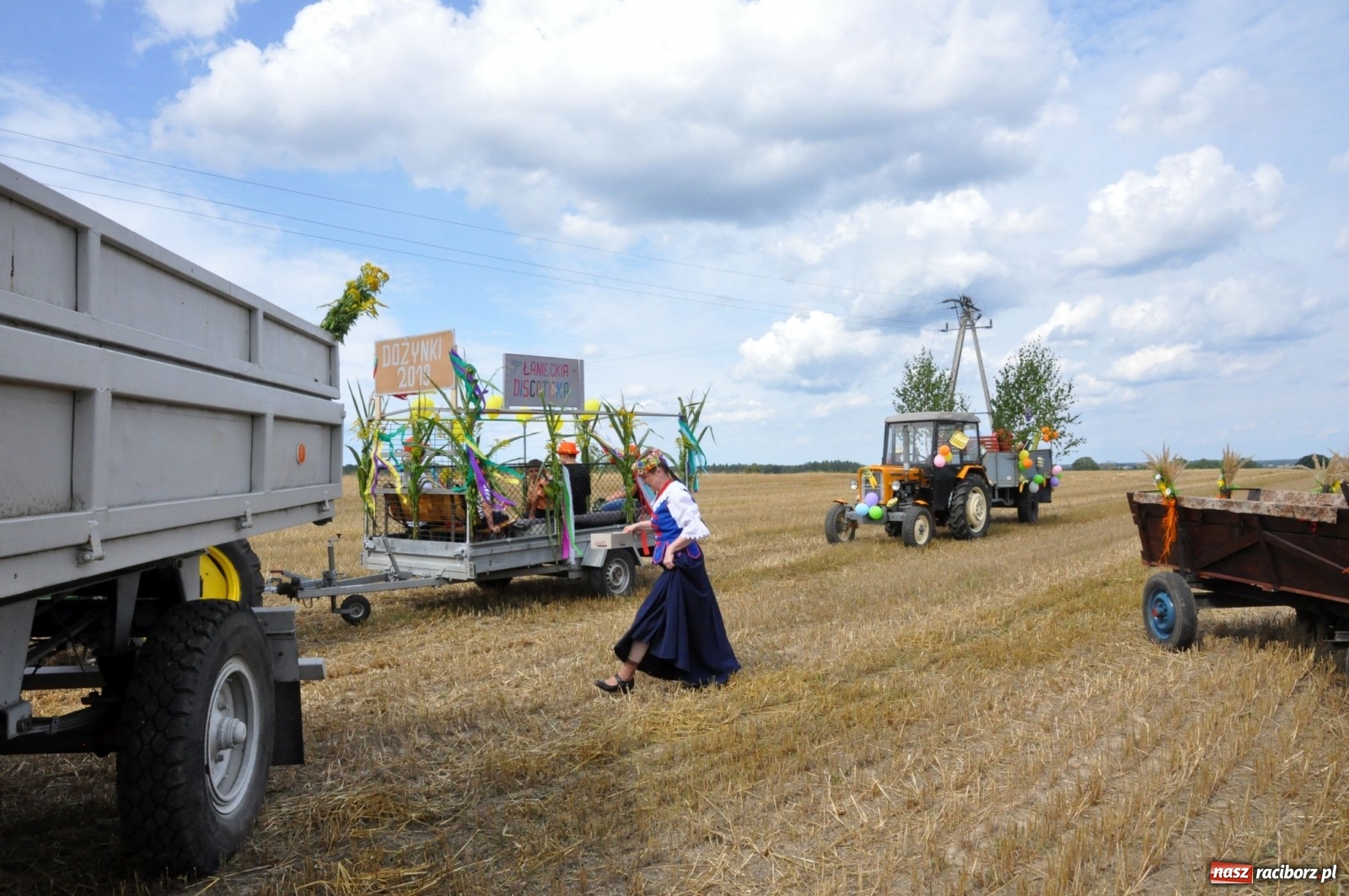 Zdjęcie w galerii na portalu naszraciborz.pl: Łańce rozpoczęły sezon dożynkowy na Raciborszczyźnie [FOTO i WIDEO] wiadomości z regionu