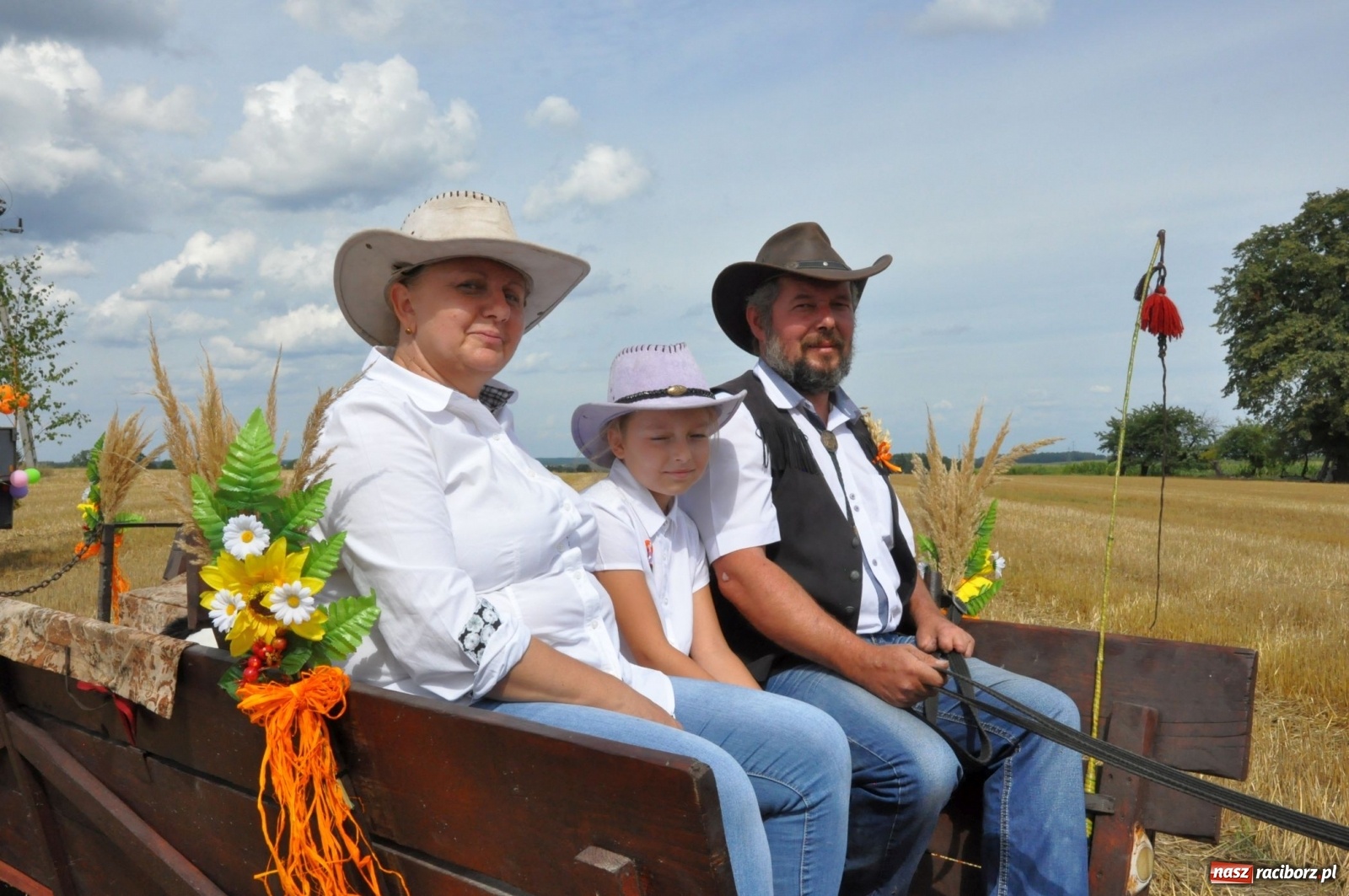 Zdjęcie w galerii na portalu naszraciborz.pl: Łańce rozpoczęły sezon dożynkowy na Raciborszczyźnie [FOTO i WIDEO] wiadomości z regionu